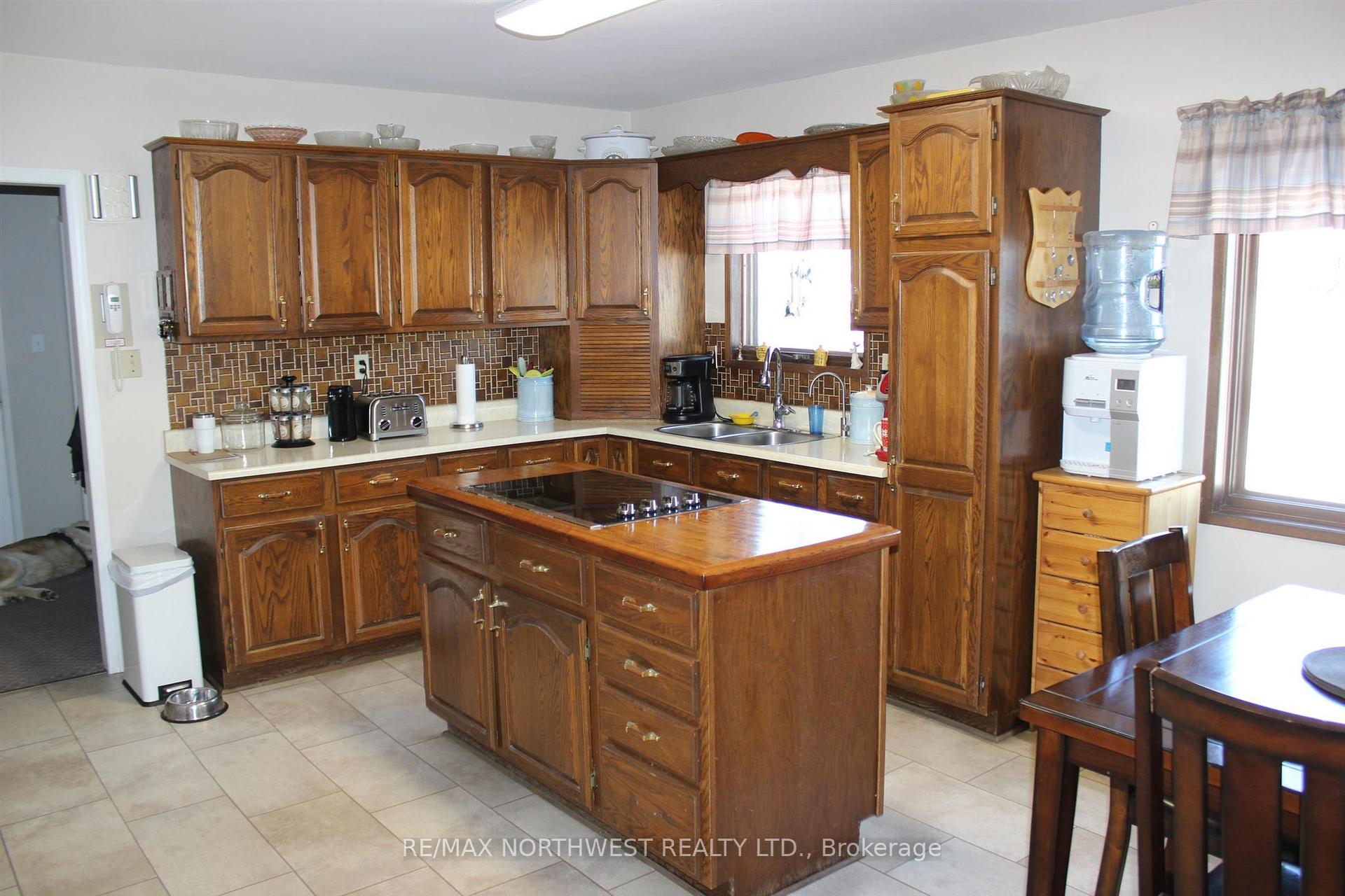 Photo 9 of 219 Second ST, Rainy River — HOMEH