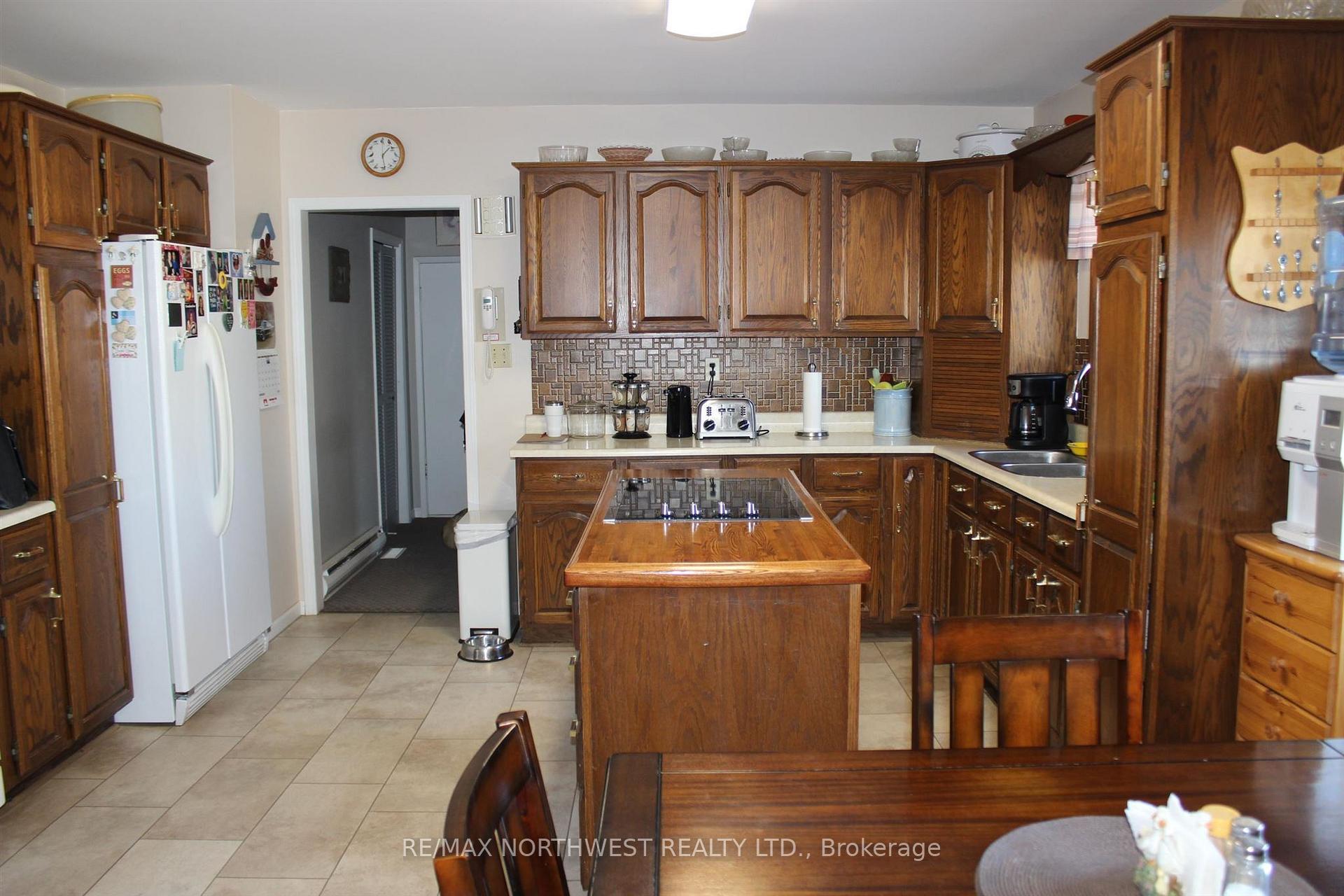 Photo 11 of 219 Second ST, Rainy River — HOMEH