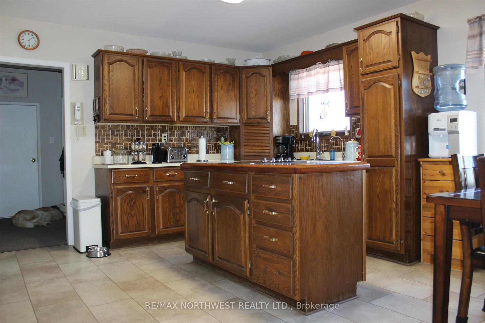 Photo 12 of 219 Second ST, Rainy River — HOMEH