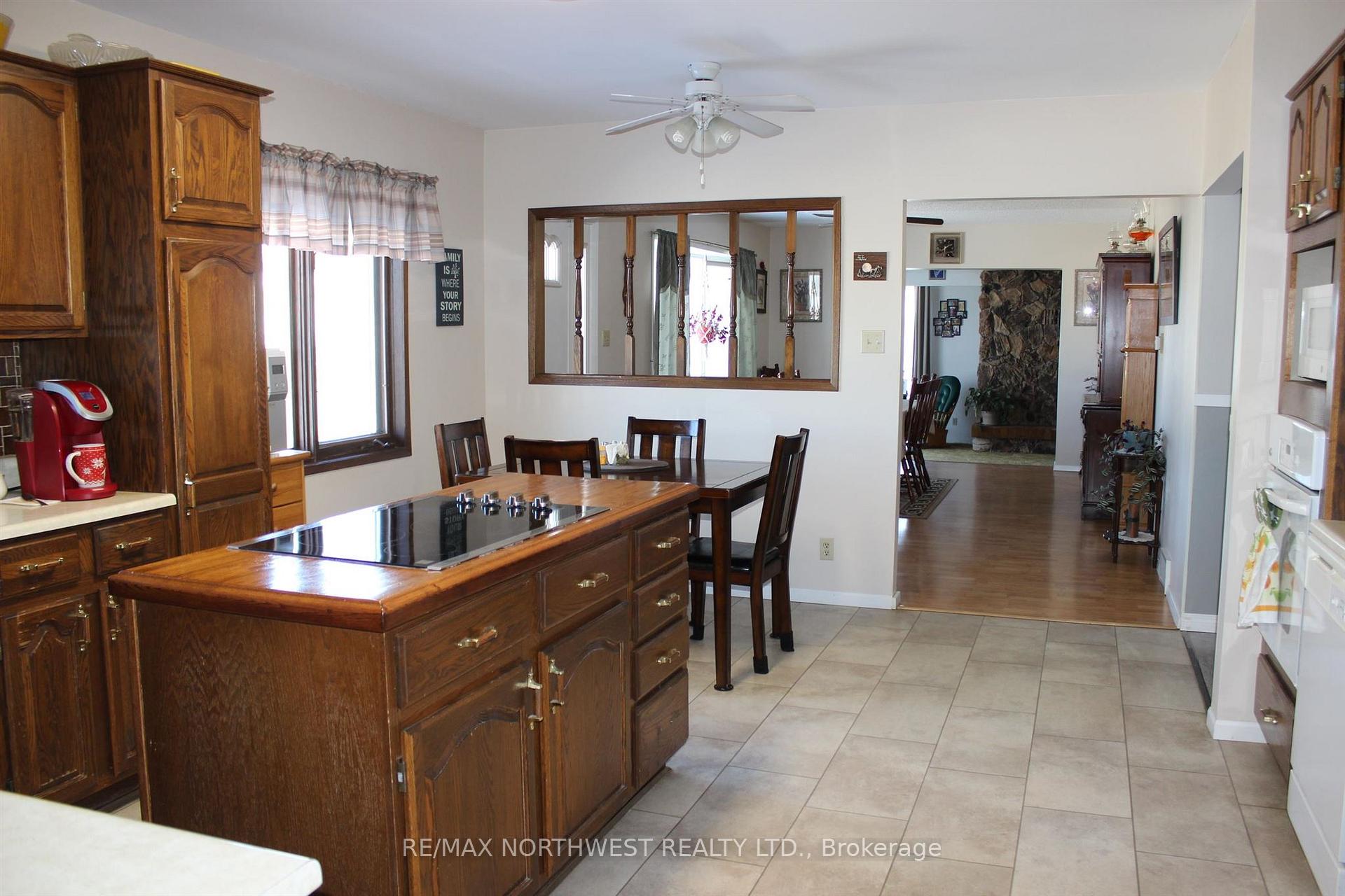 Photo 13 of 219 Second ST, Rainy River — HOMEH