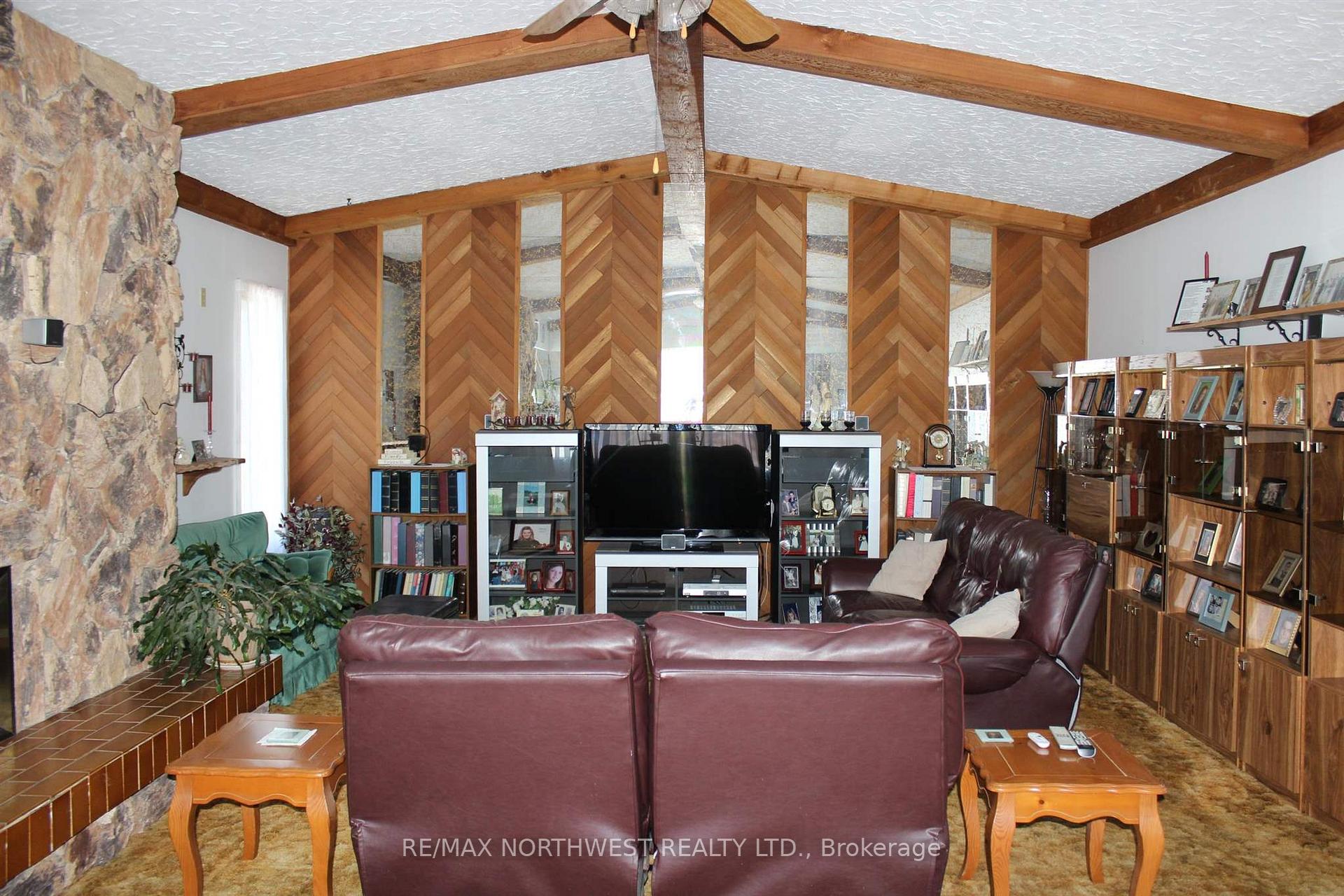 Photo 18 of 219 Second ST, Rainy River — HOMEH