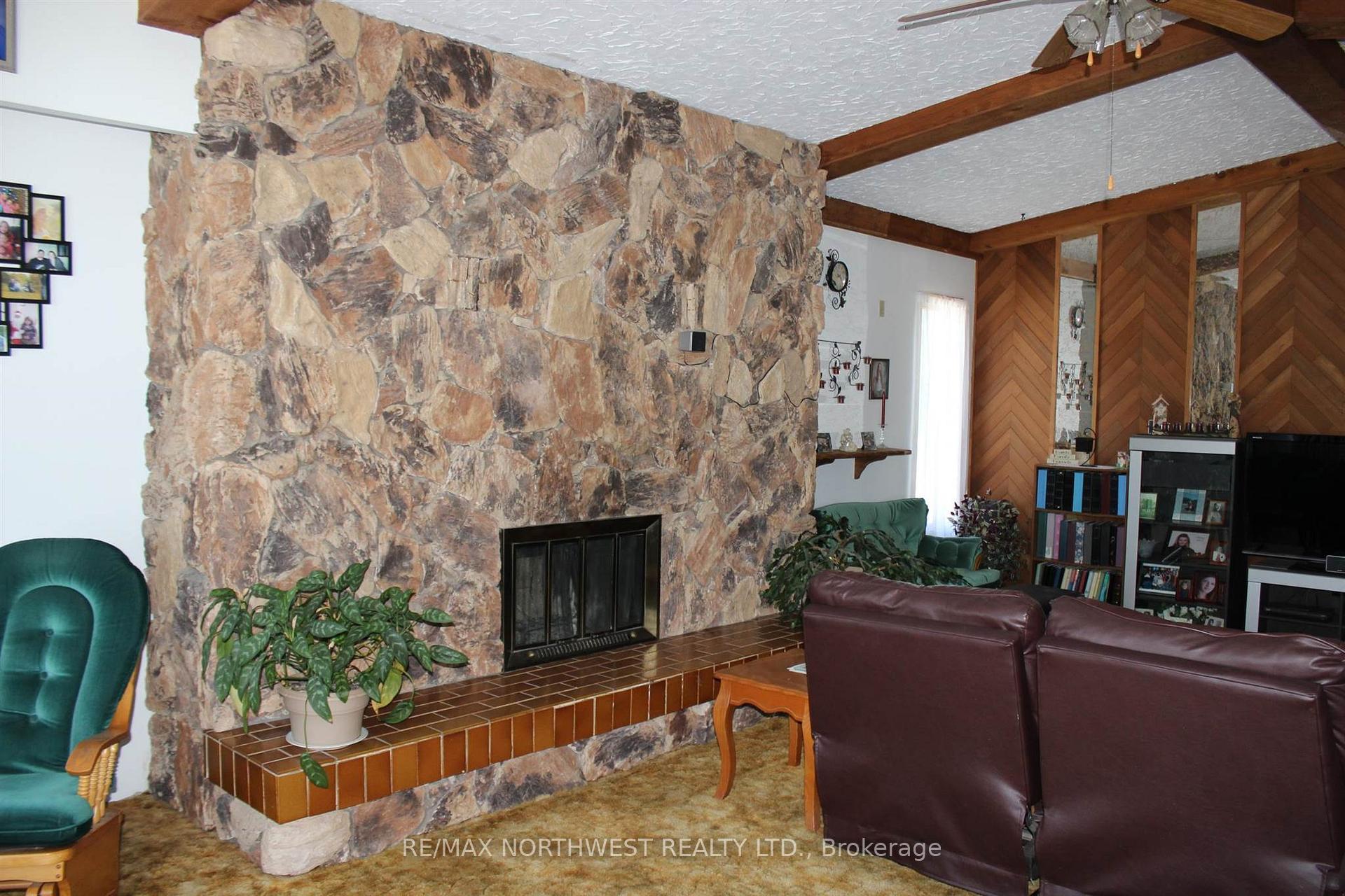 Photo 23 of 219 Second ST, Rainy River — HOMEH