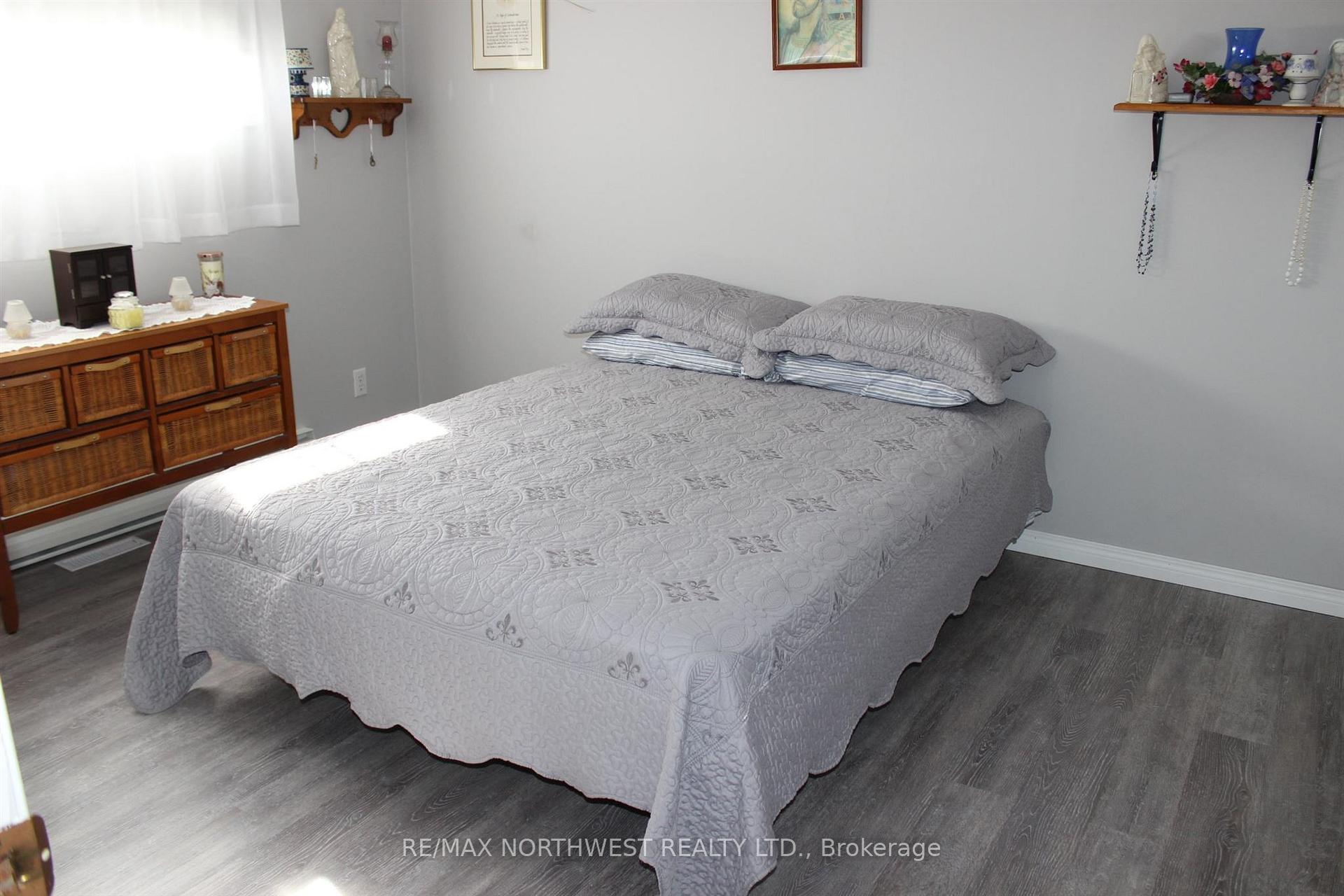 Photo 32 of 219 Second ST, Rainy River — HOMEH
