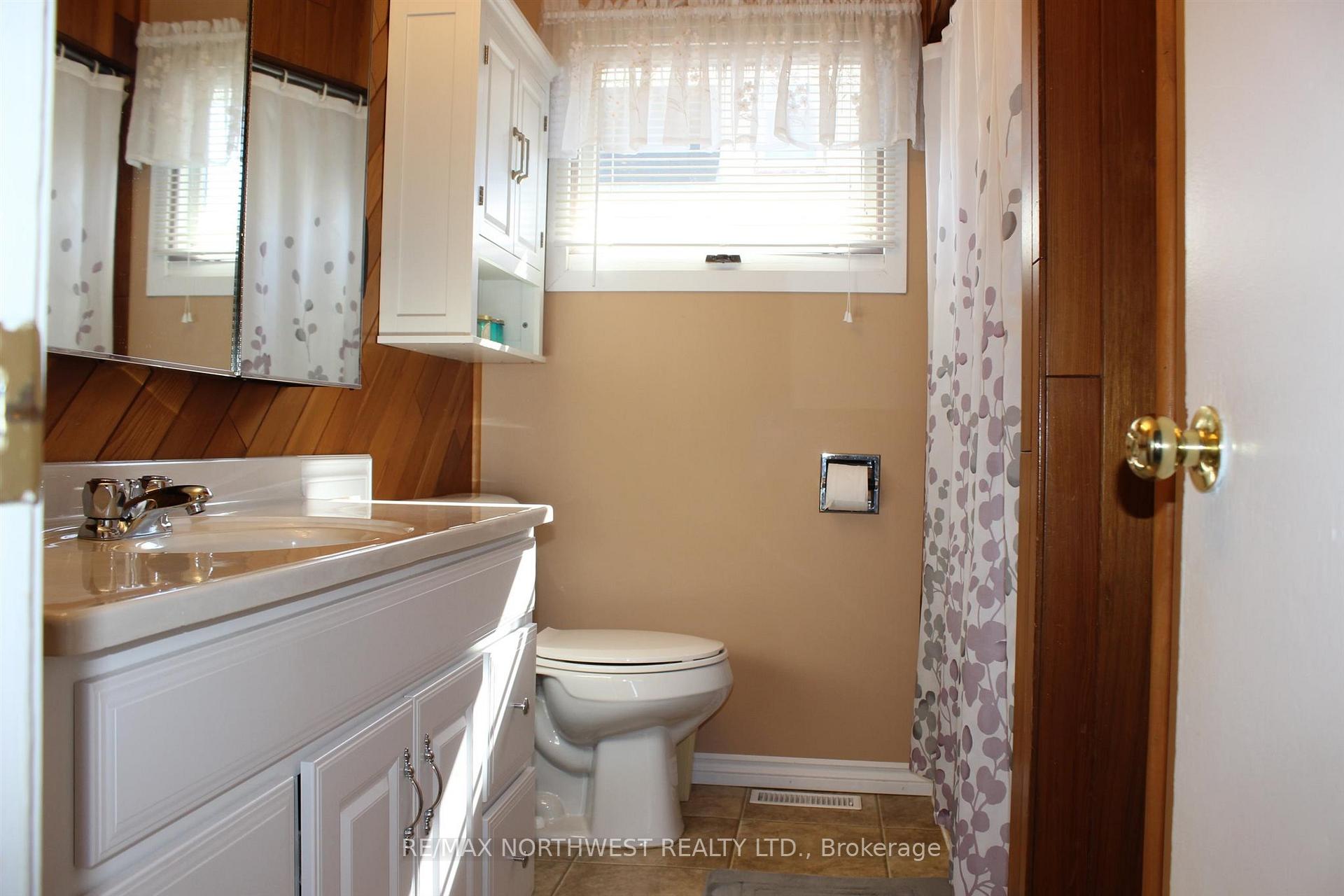 Photo 33 of 219 Second ST, Rainy River — HOMEH