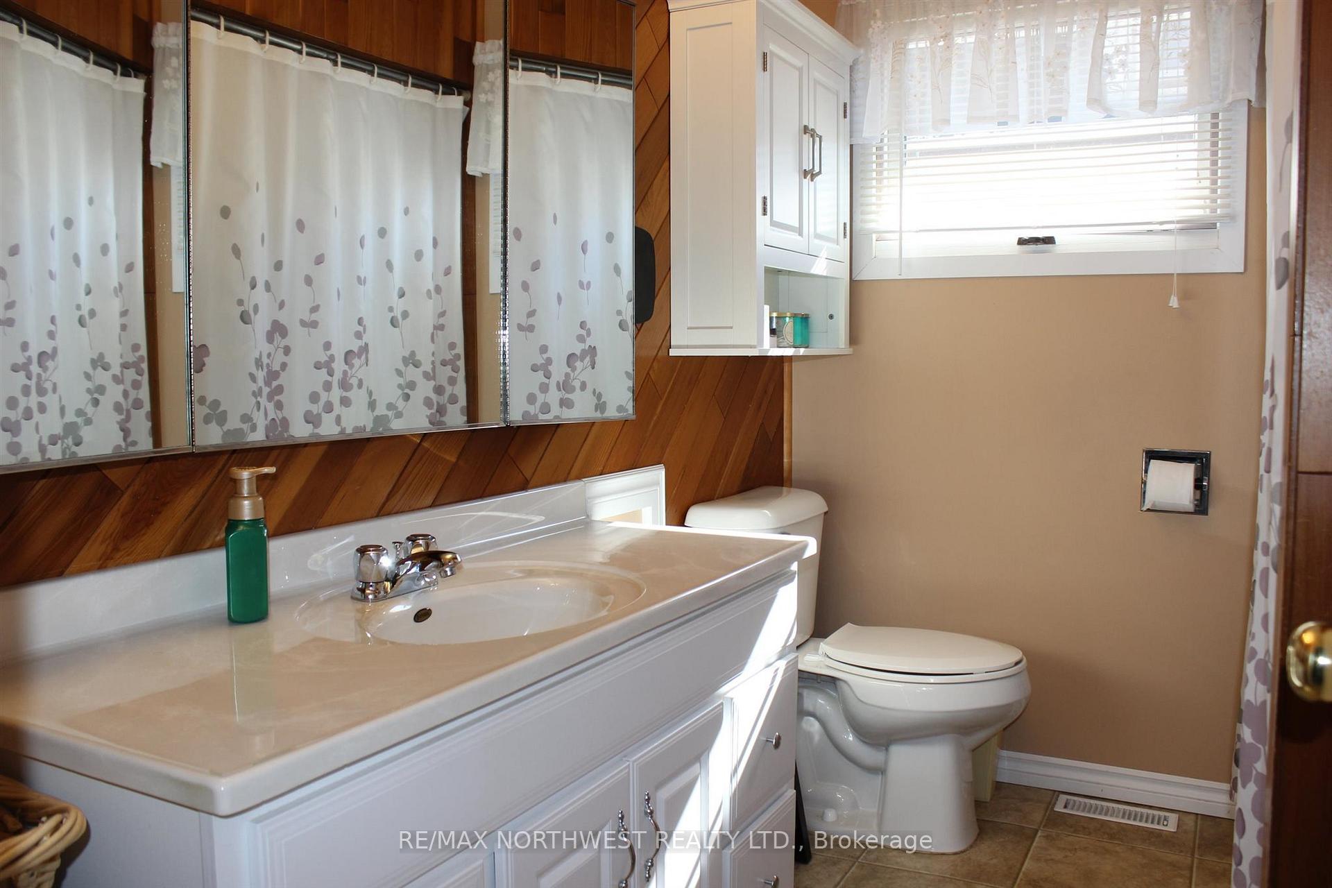 Photo 34 of 219 Second ST, Rainy River — HOMEH