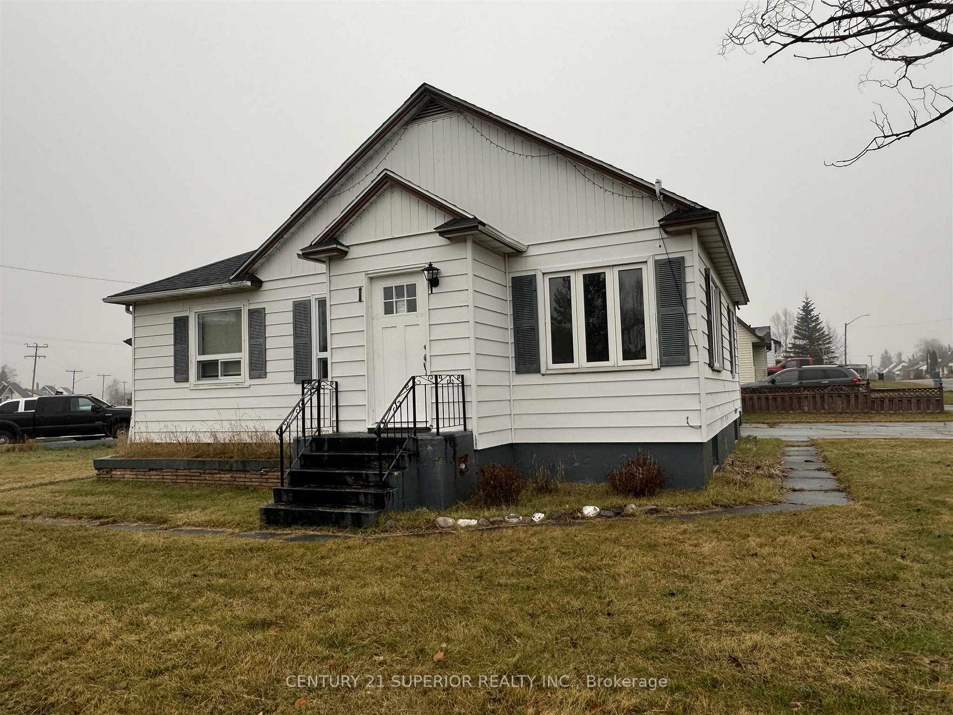 Photo 2 of 1 Shingwauk Drive, Manitouwadge — HOMEH