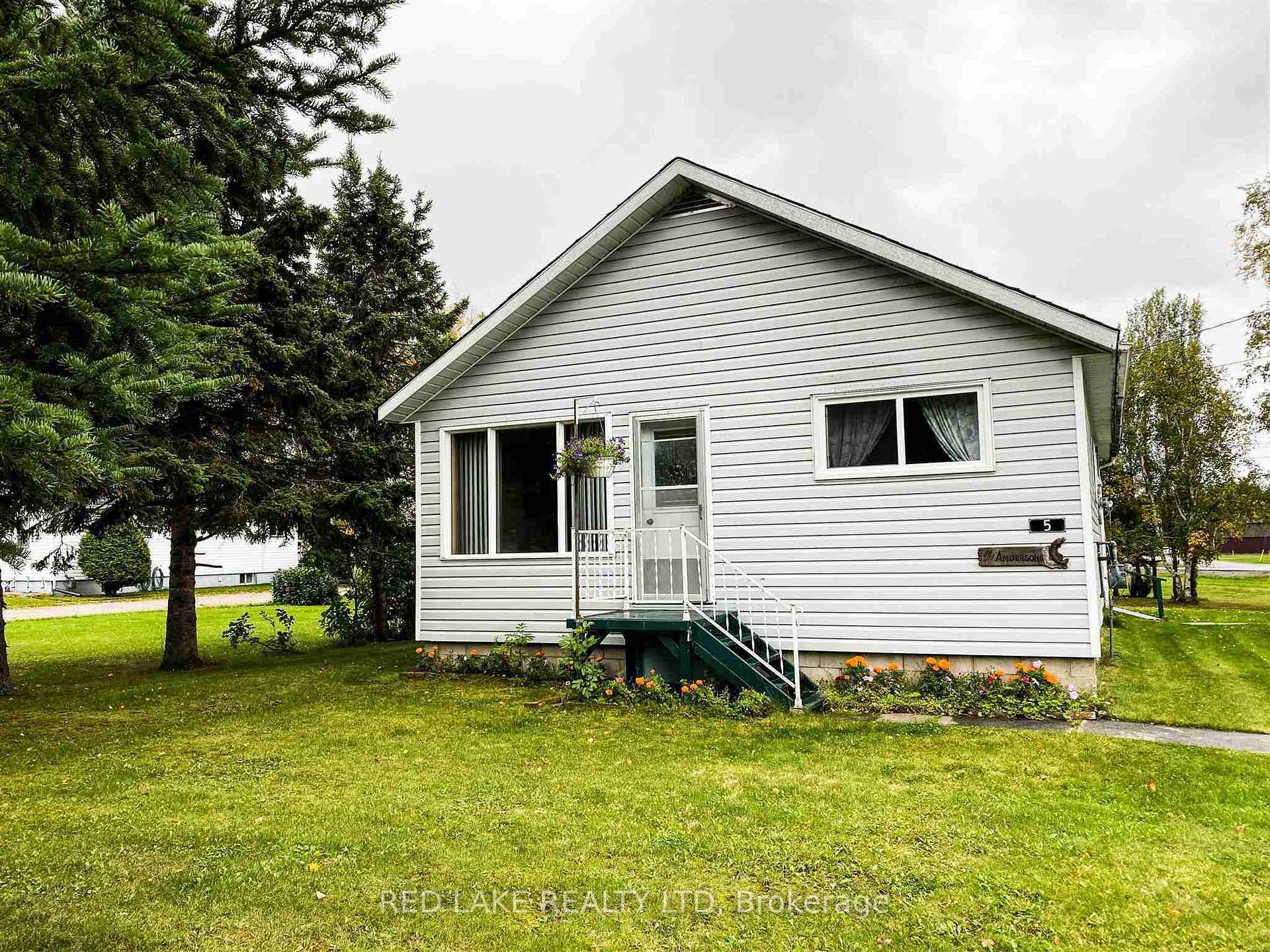 Photo 11 of 5 McCallum Street, Ear Falls — HOMEH