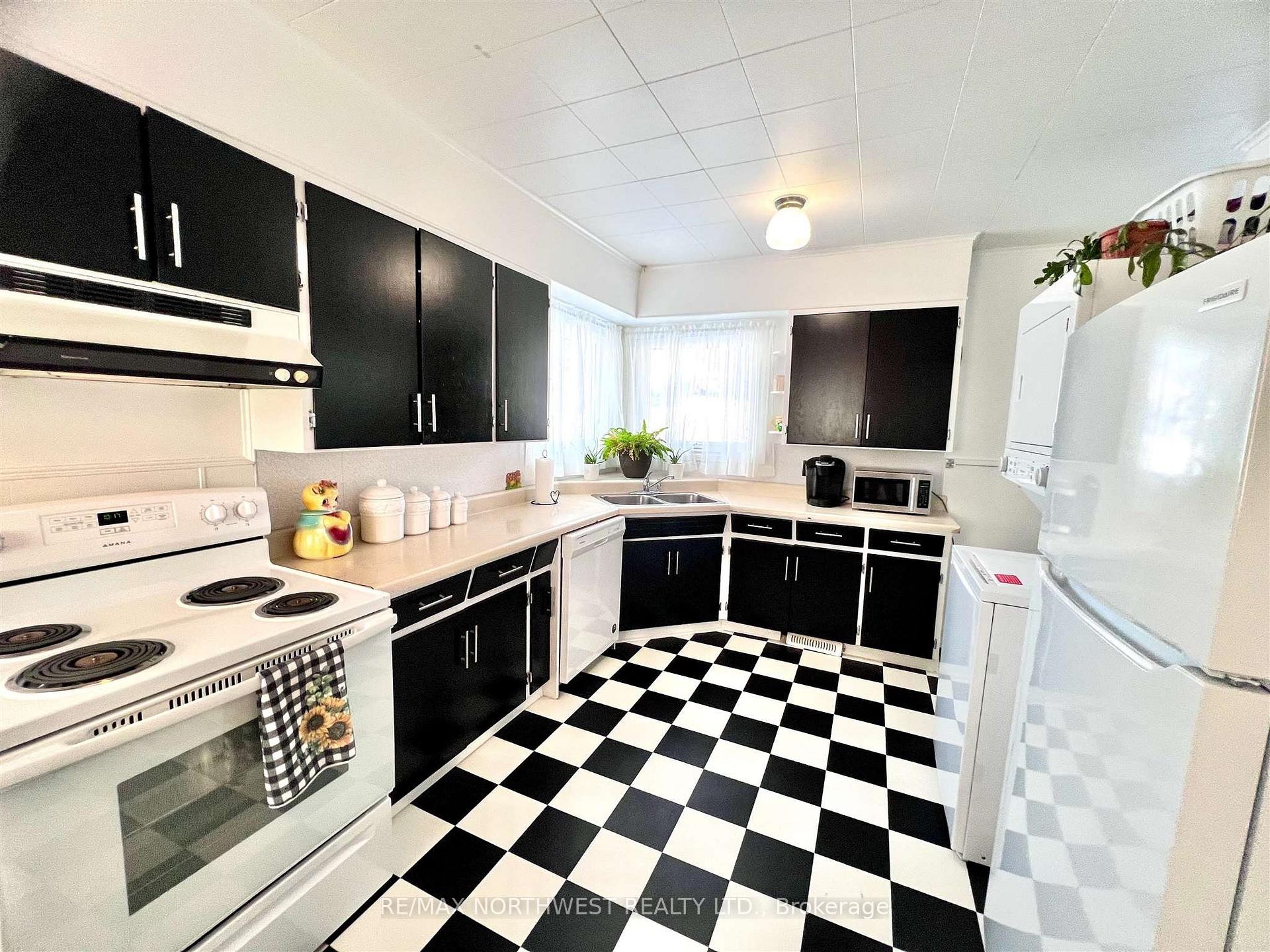 Photo 10 of 140 Regina Avenue, Kenora, Ride Out — HOMEH