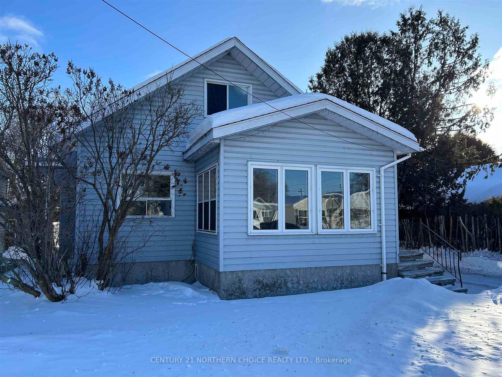Photo 1 of 617 First Street E, Fort Frances — HOMEH