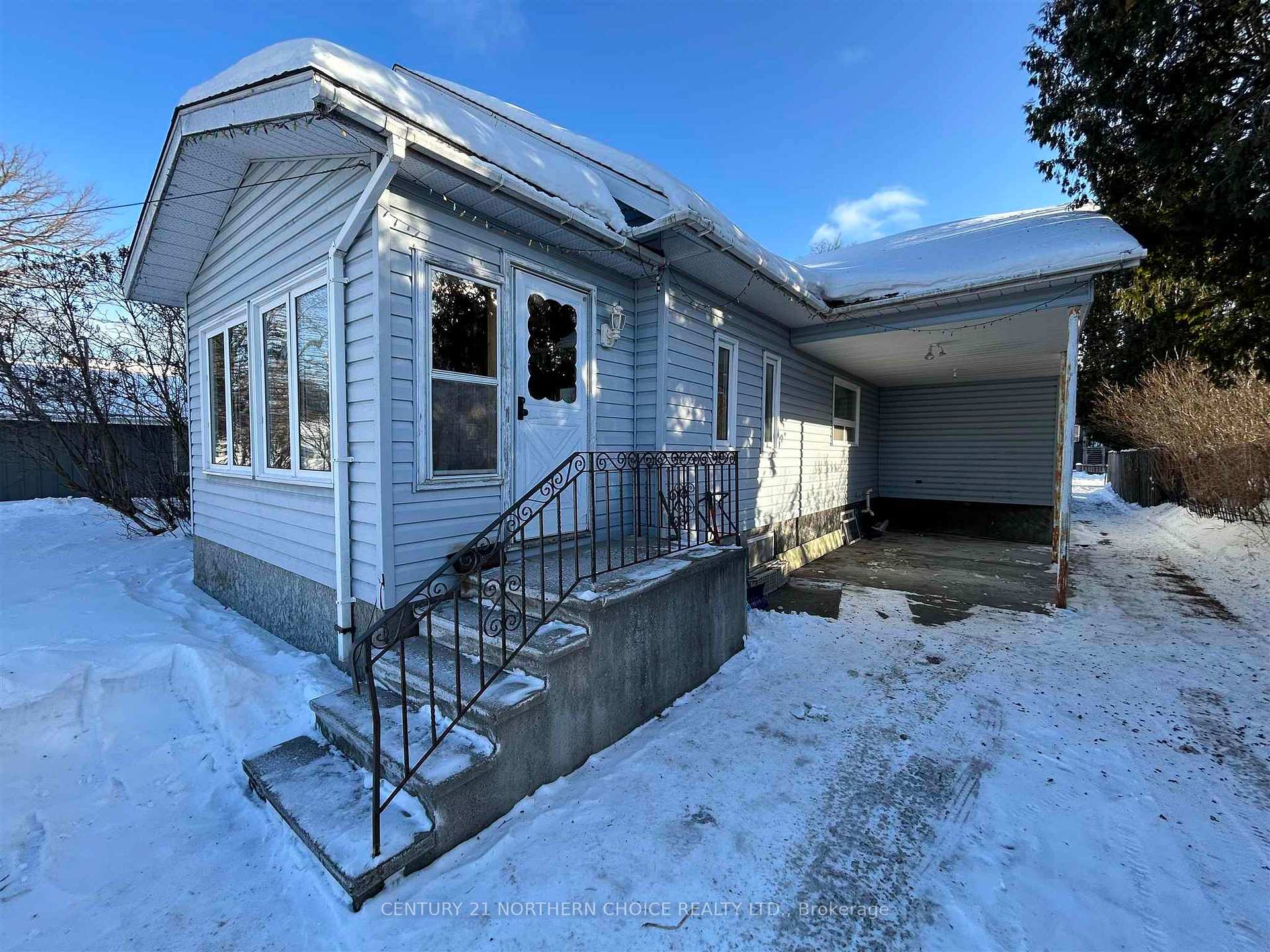Photo 3 of 617 First Street E, Fort Frances — HOMEH