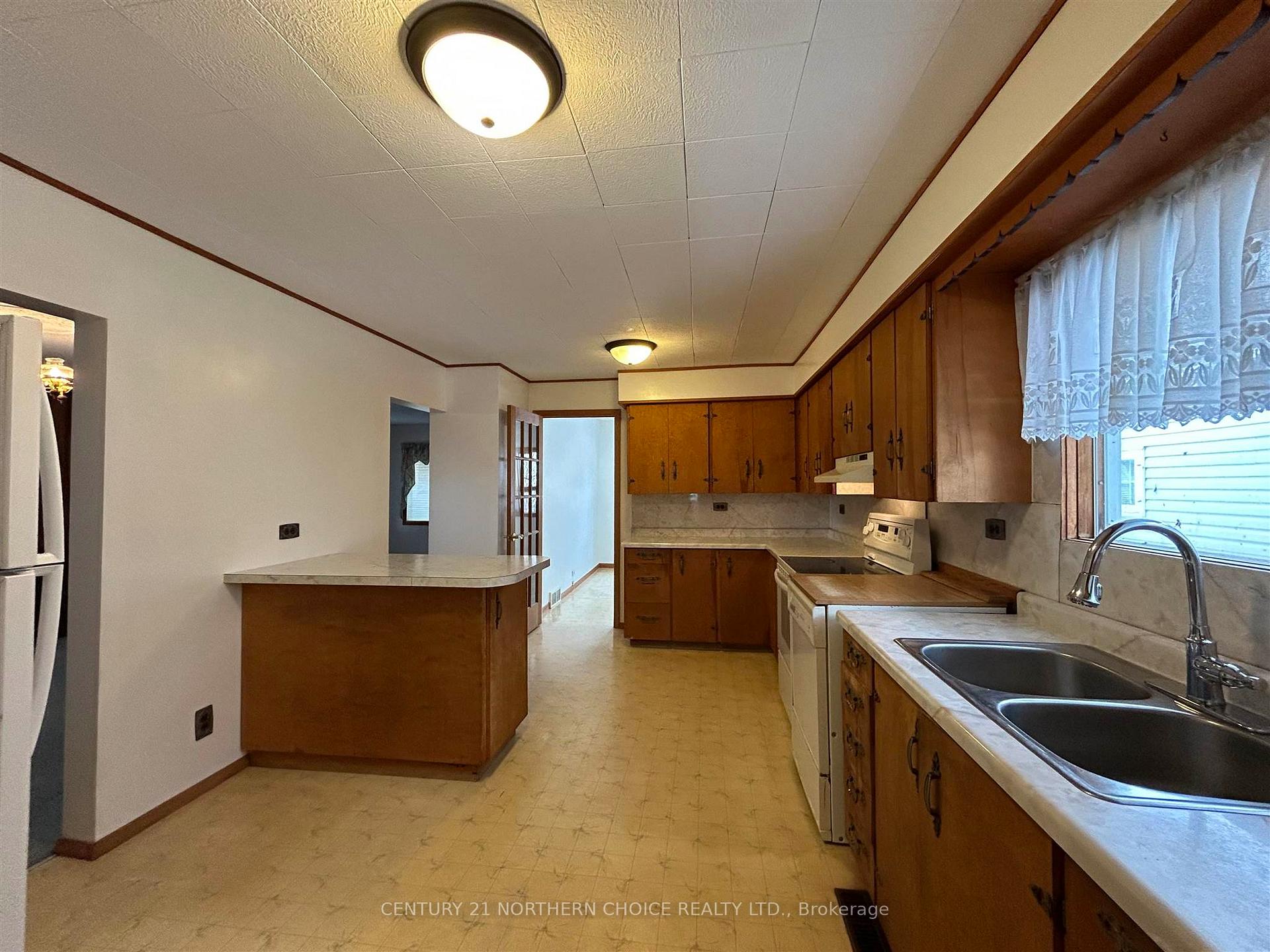 Photo 10 of 617 First Street E, Fort Frances — HOMEH
