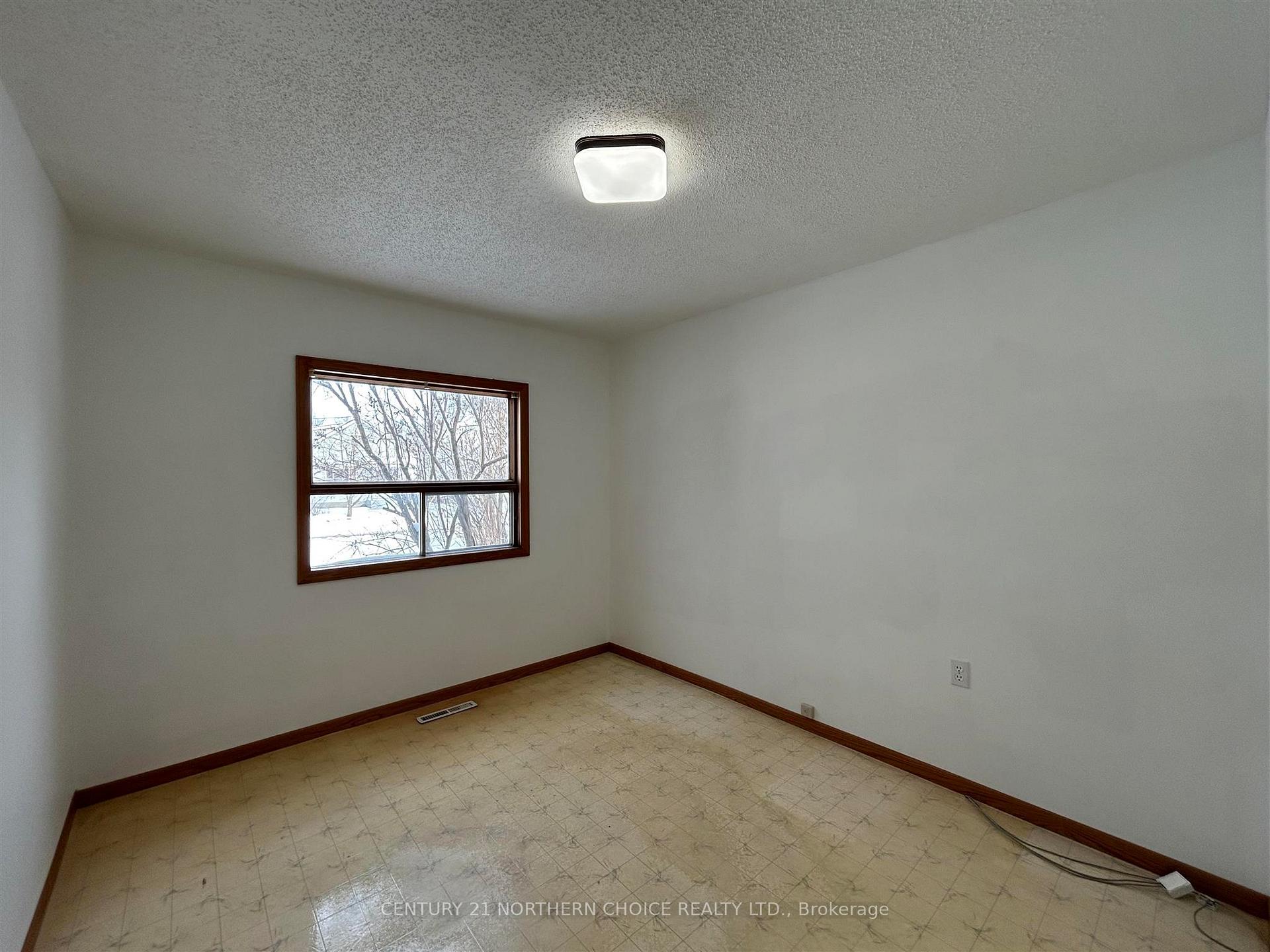 Photo 11 of 617 First Street E, Fort Frances — HOMEH