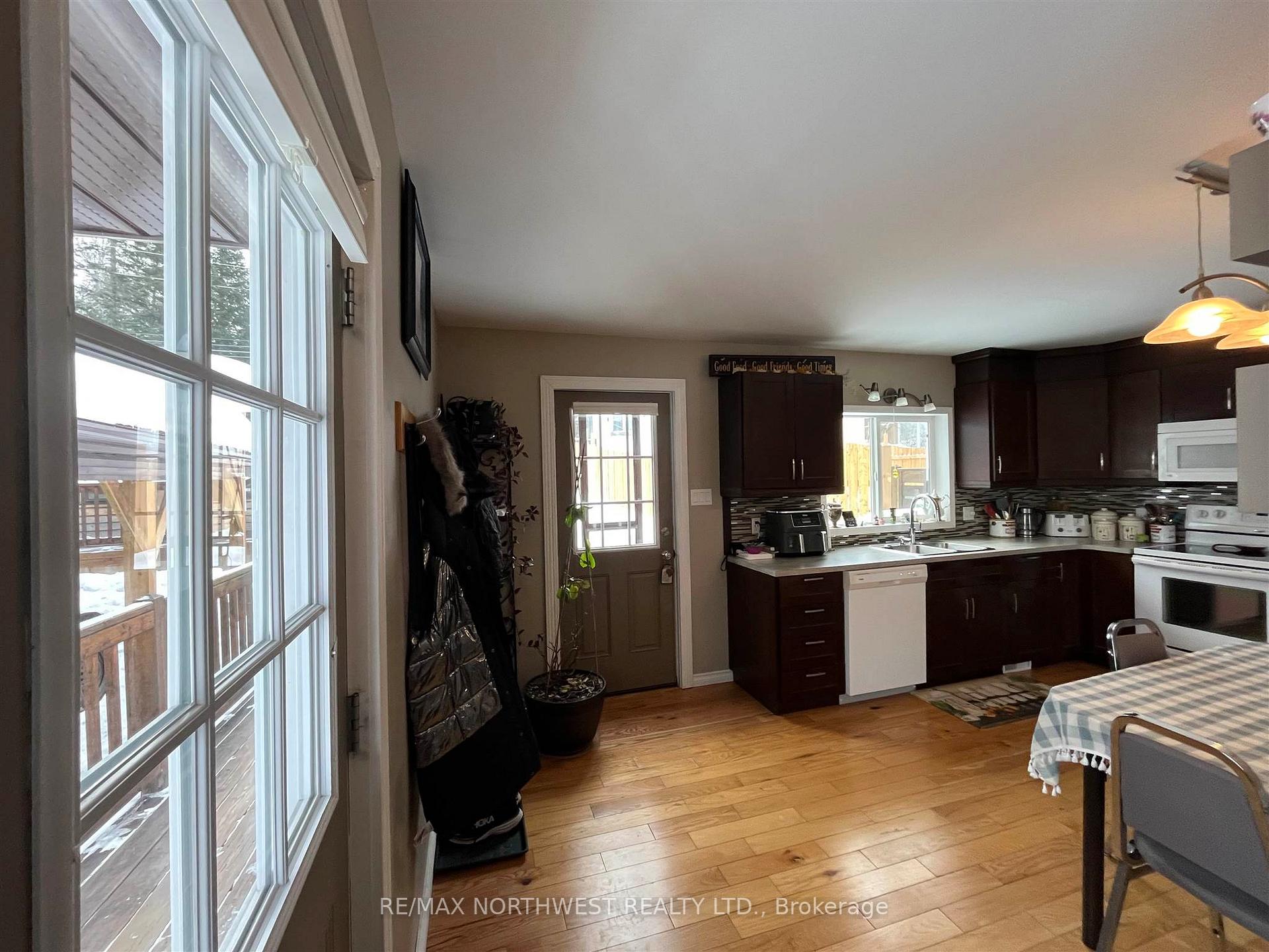 Photo 4 of 53 Drewry Drive, Kenora, Pinecrest — HOMEH