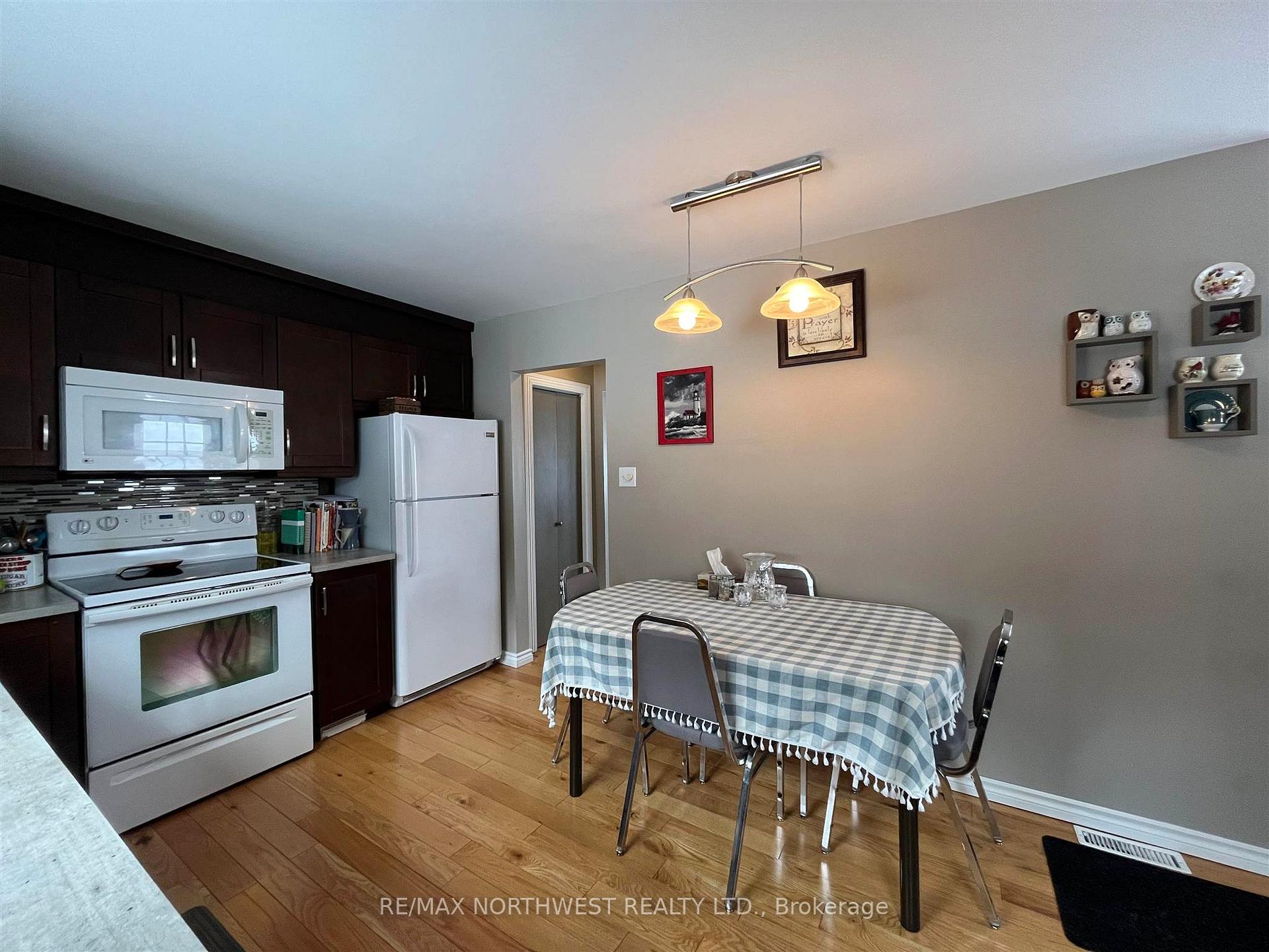 Photo 5 of 53 Drewry Drive, Kenora, Pinecrest — HOMEH
