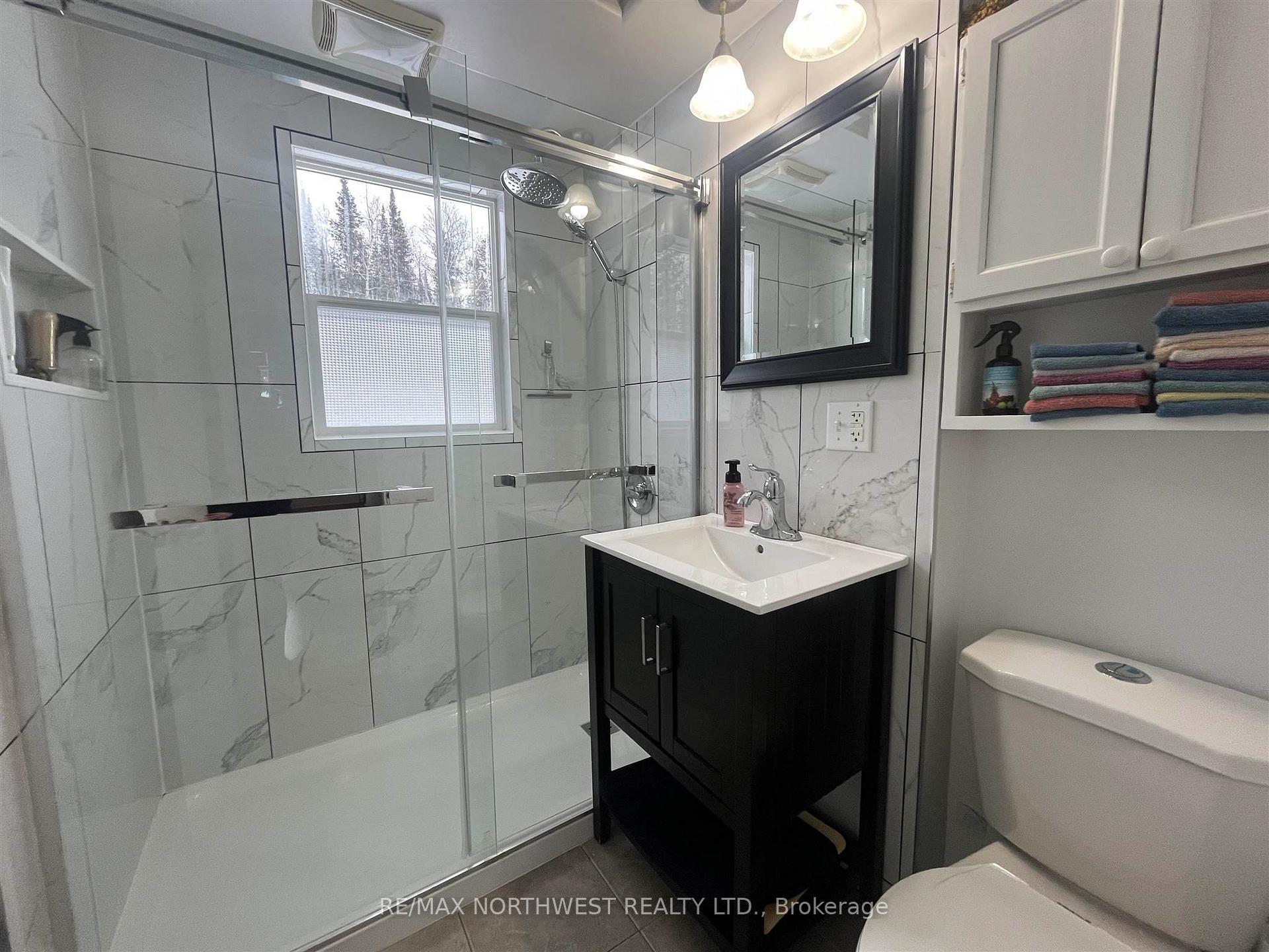 Photo 20 of 53 Drewry Drive, Kenora, Pinecrest — HOMEH