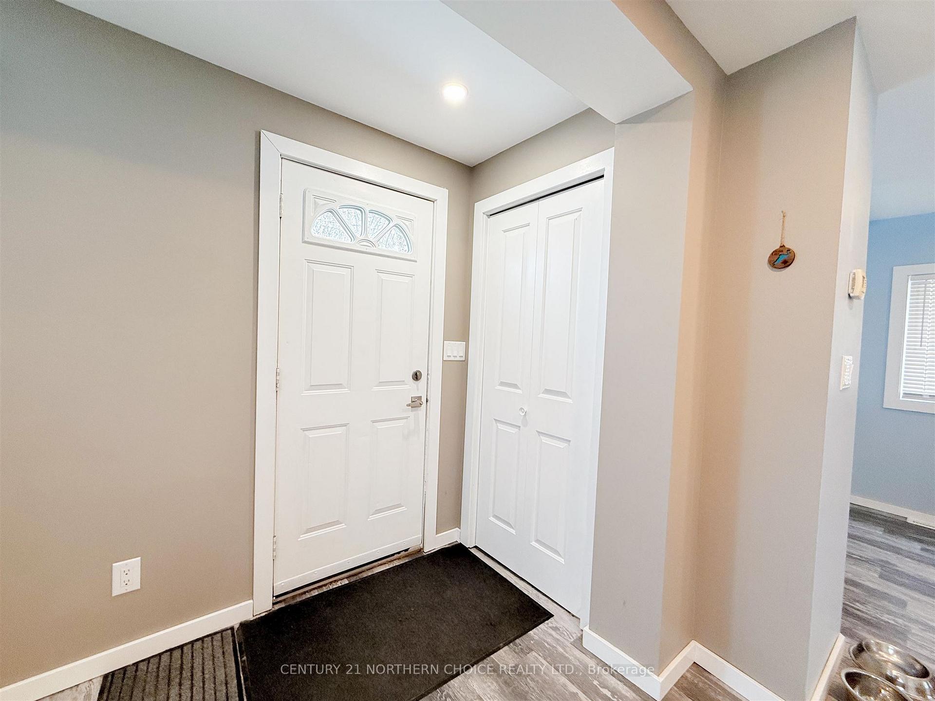 Photo 3 of 101 & 101 1/2 Mascott Ave, Kenora, Ride Out — HOMEH