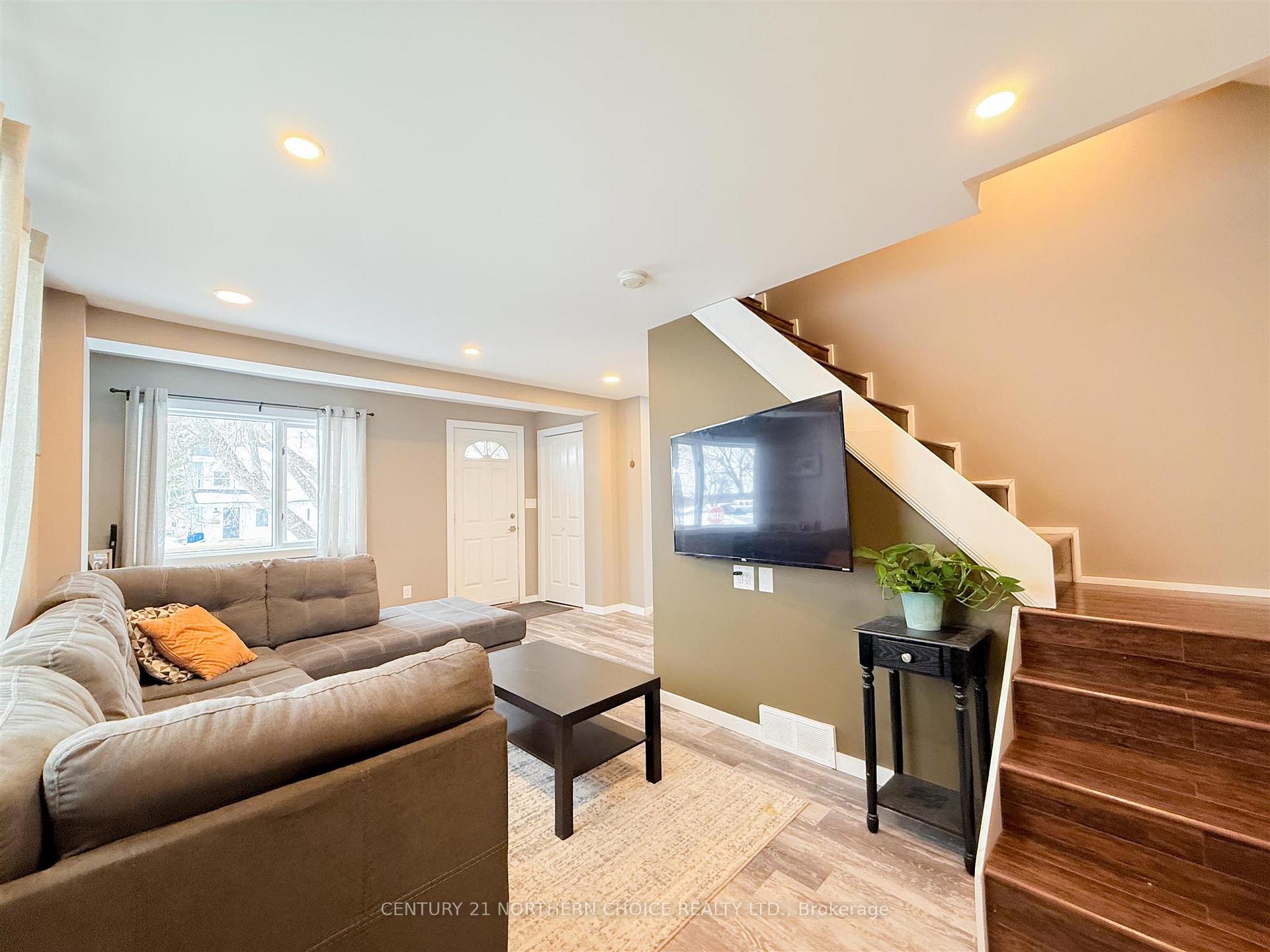 Photo 6 of 101 & 101 1/2 Mascott Ave, Kenora, Ride Out — HOMEH