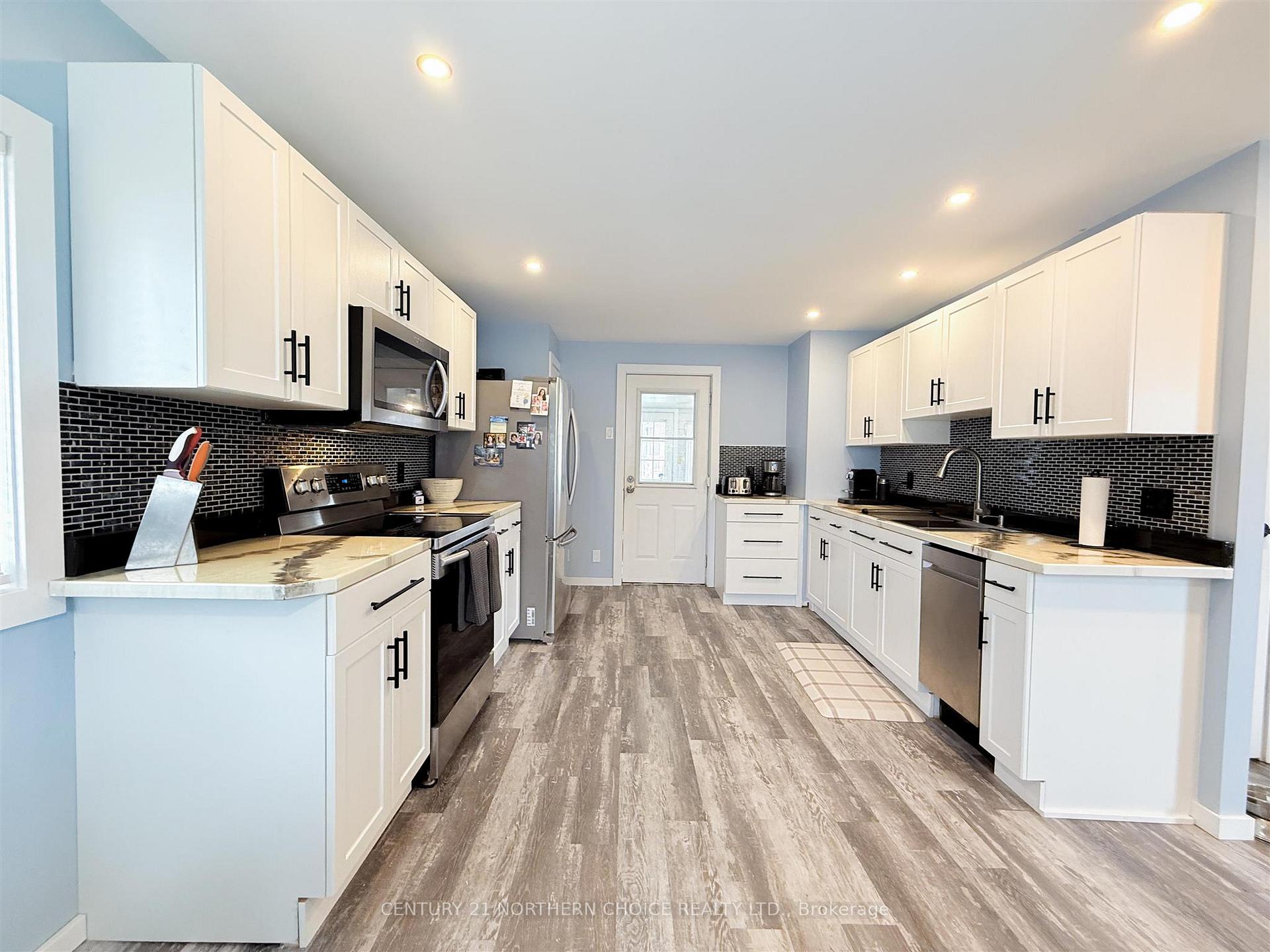 Photo 8 of 101 & 101 1/2 Mascott Ave, Kenora, Ride Out — HOMEH