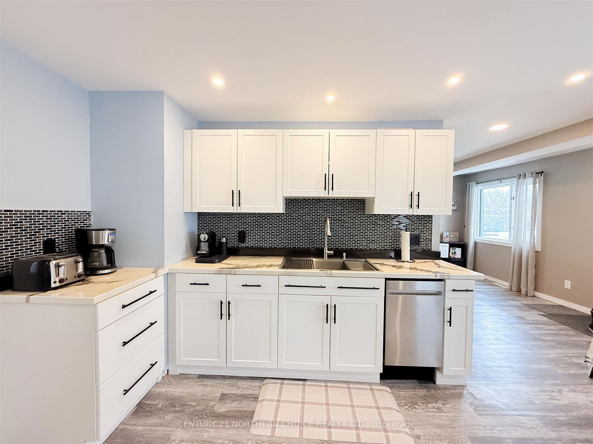 Photo 9 of 101 & 101 1/2 Mascott Ave, Kenora, Ride Out — HOMEH