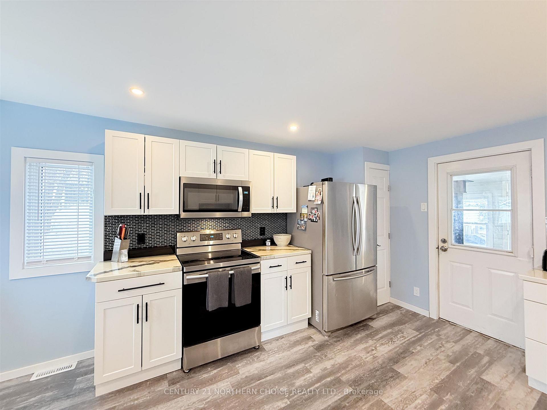 Photo 10 of 101 & 101 1/2 Mascott Ave, Kenora, Ride Out — HOMEH