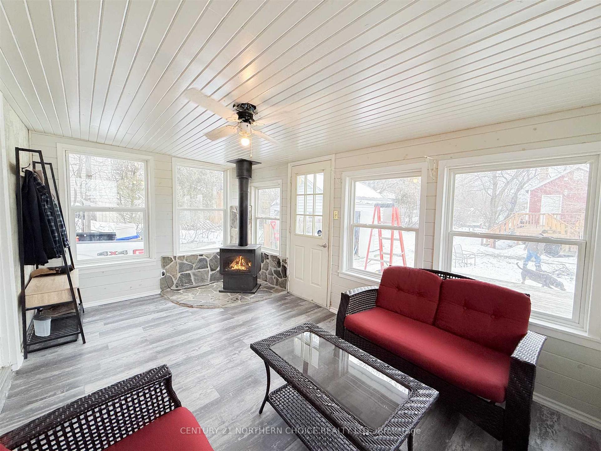 Photo 13 of 101 & 101 1/2 Mascott Ave, Kenora, Ride Out — HOMEH
