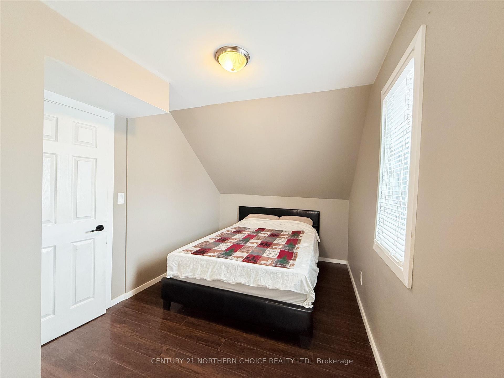 Photo 21 of 101 & 101 1/2 Mascott Ave, Kenora, Ride Out — HOMEH