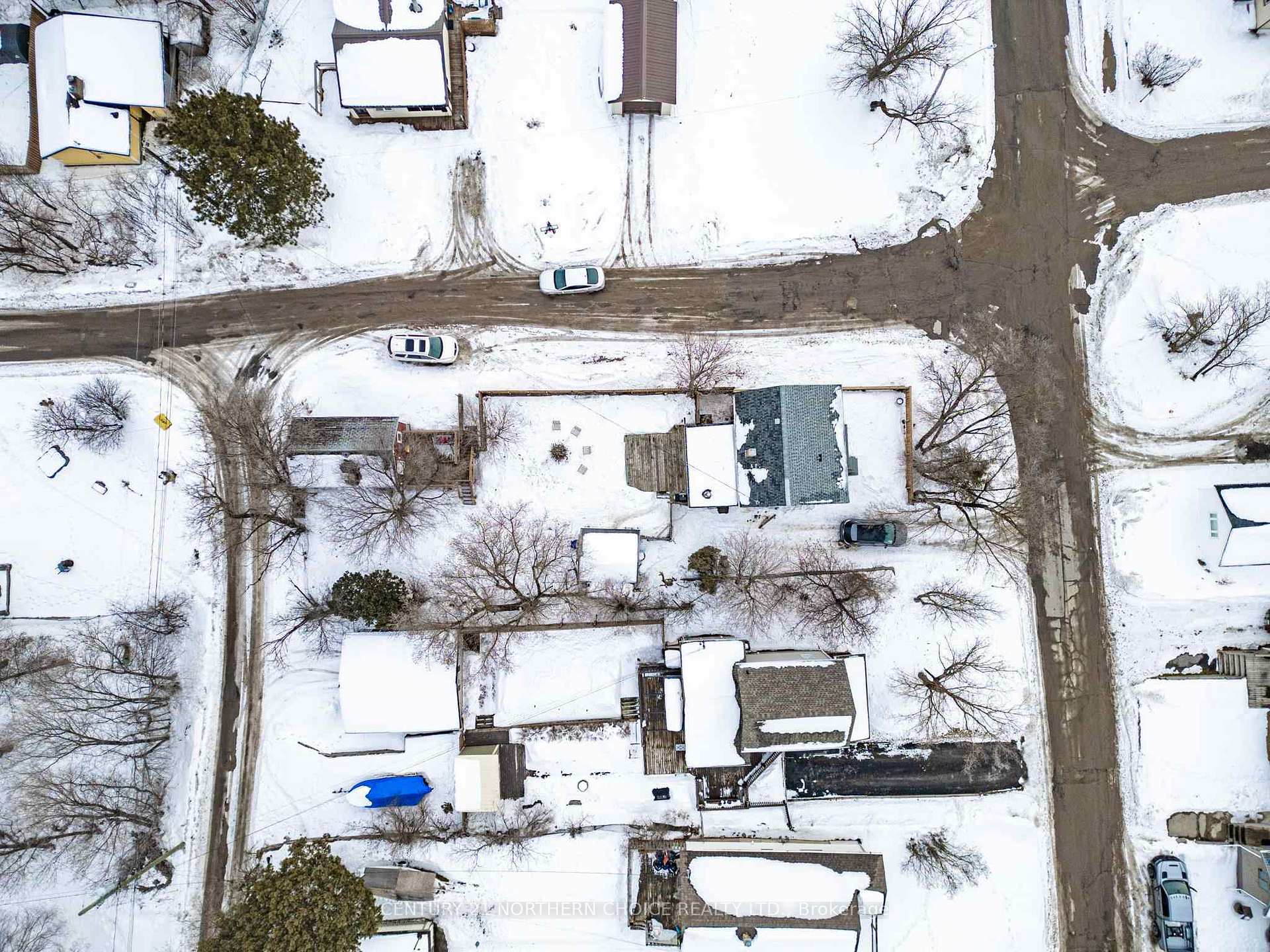 Photo 28 of 101 & 101 1/2 Mascott Ave, Kenora, Ride Out — HOMEH