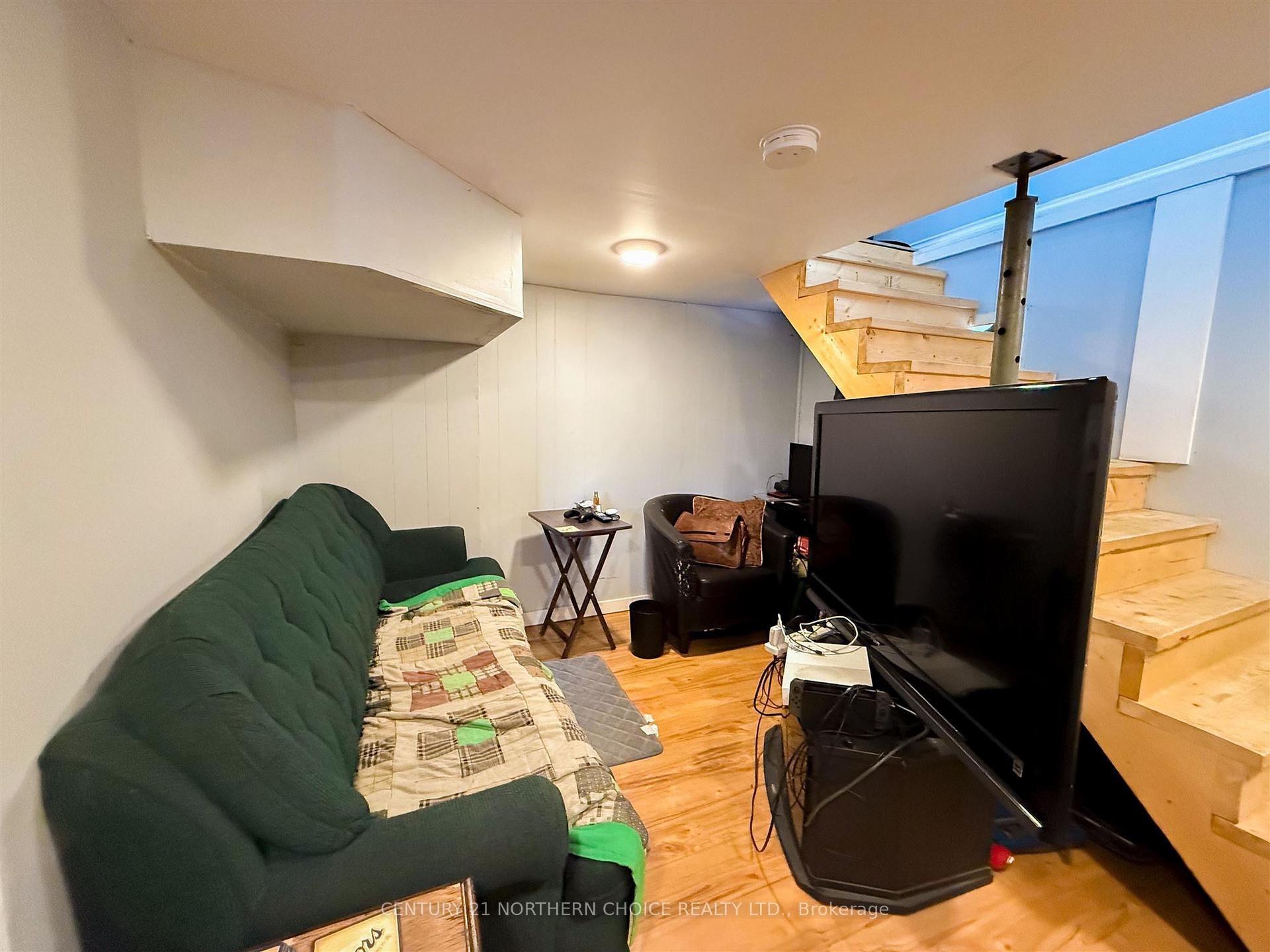 Photo 36 of 101 & 101 1/2 Mascott Ave, Kenora, Ride Out — HOMEH