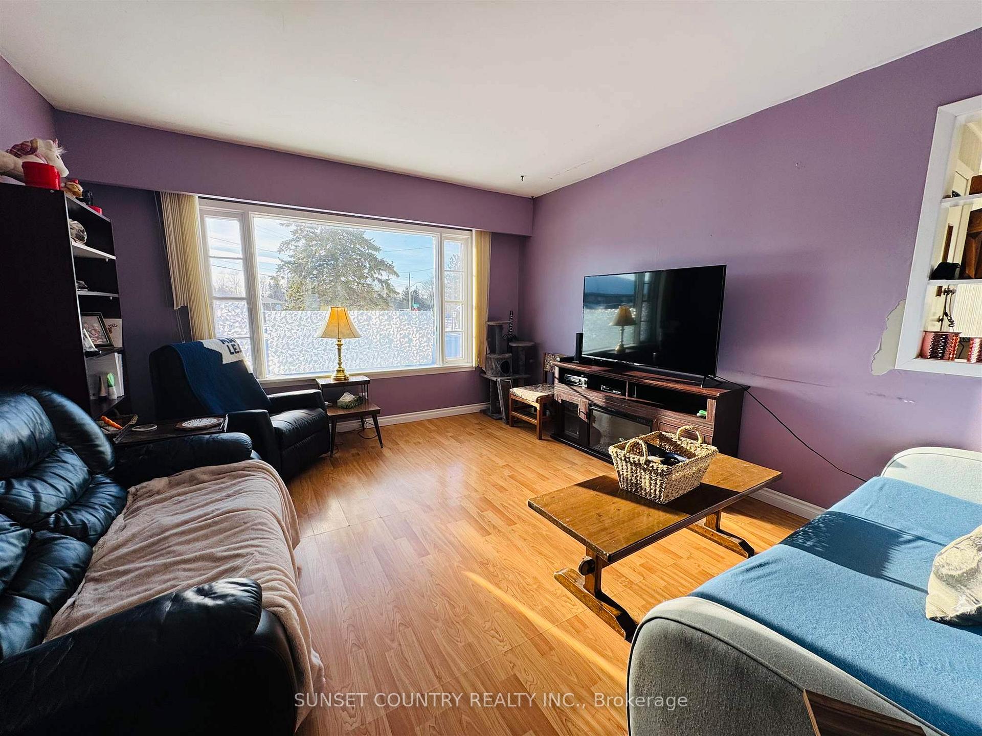 Photo 4 of 215 Earl Avenue, Dryden, Riverview — HOMEH
