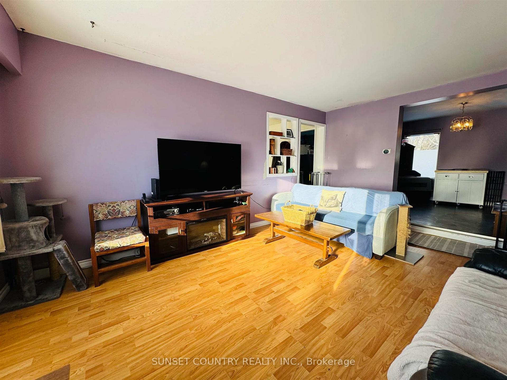 Photo 5 of 215 Earl Avenue, Dryden, Riverview — HOMEH