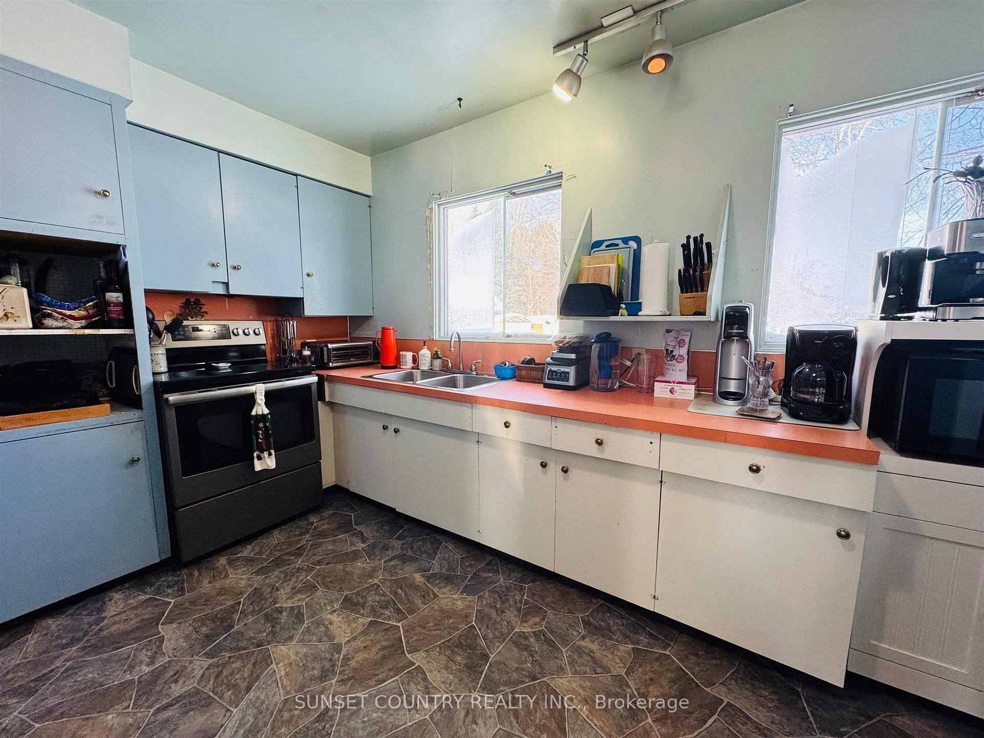 Photo 7 of 215 Earl Avenue, Dryden, Riverview — HOMEH