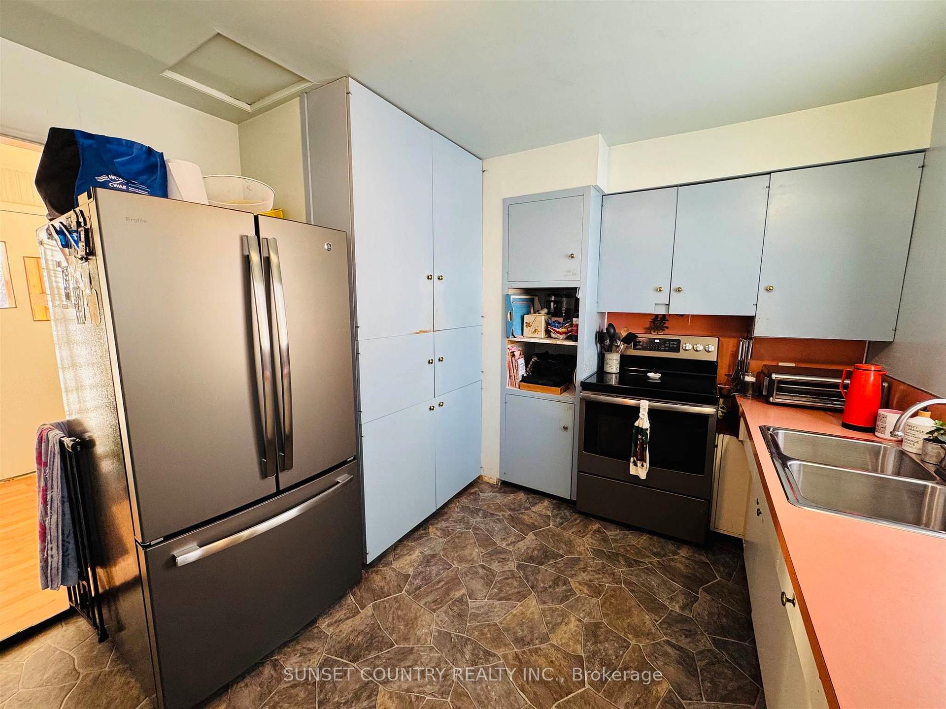 Photo 8 of 215 Earl Avenue, Dryden, Riverview — HOMEH