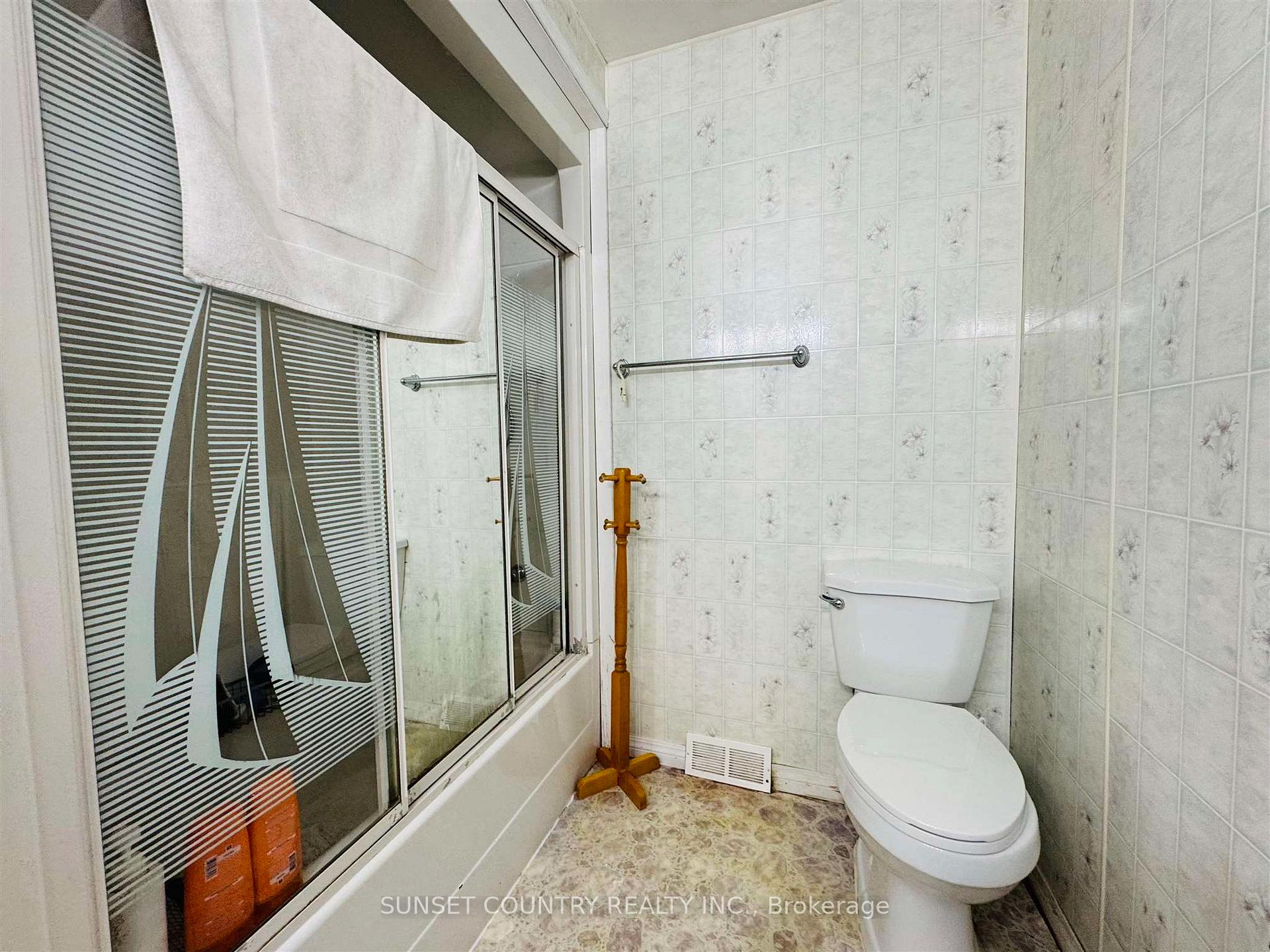 Photo 17 of 215 Earl Avenue, Dryden, Riverview — HOMEH