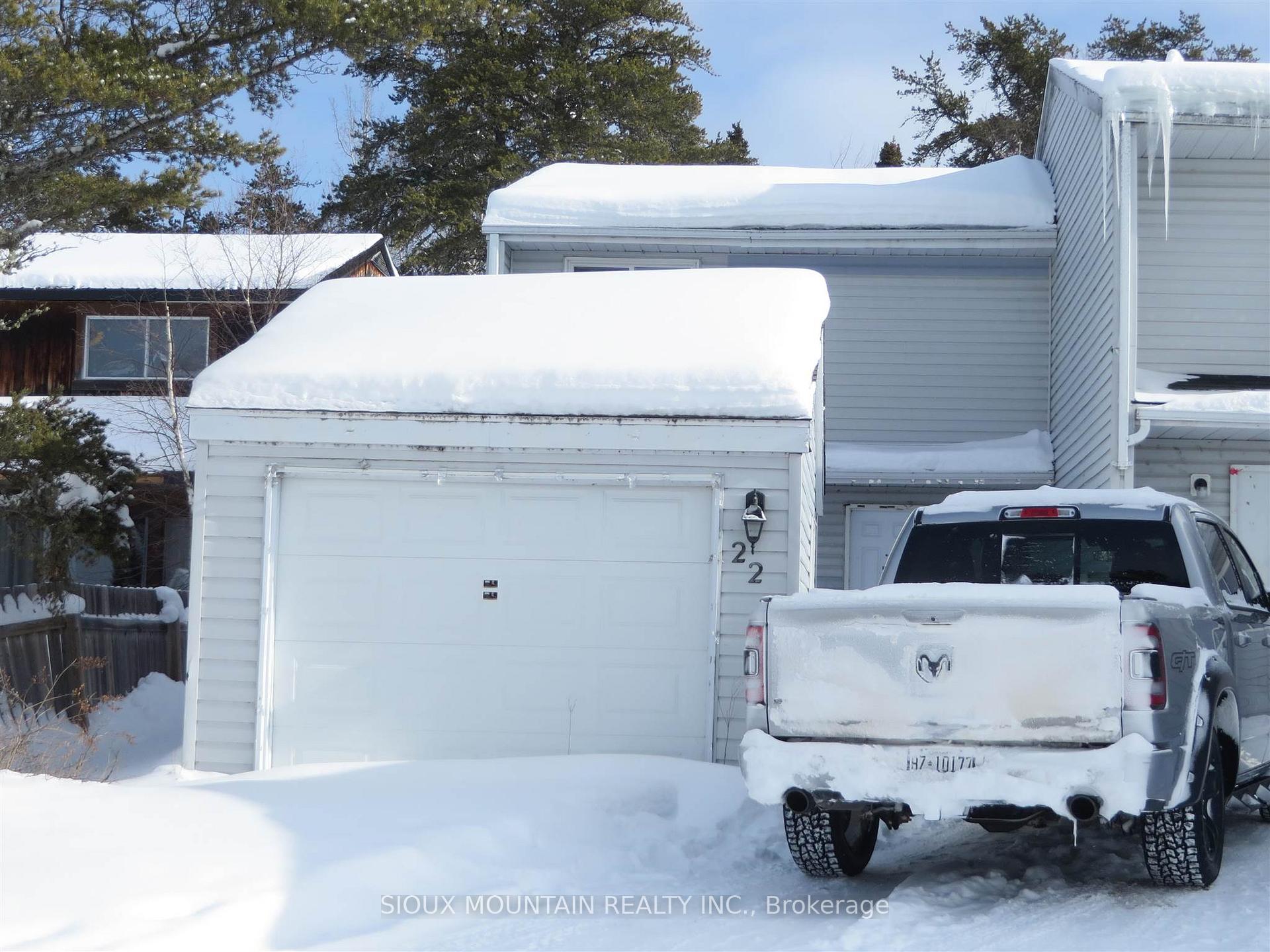 Photo 1 of 22 Lakeview Crescent, Pickle Lake — HOMEH
