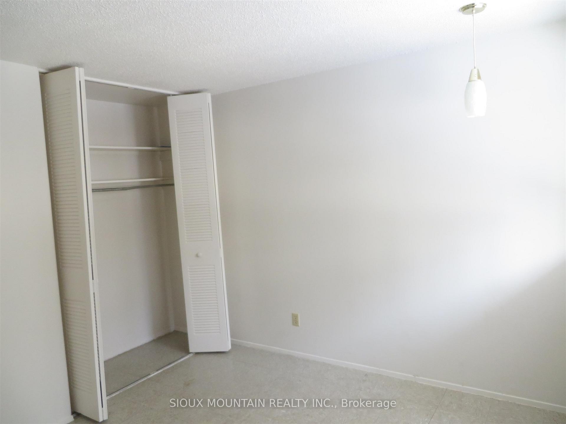 Photo 5 of 22 Lakeview Crescent, Pickle Lake — HOMEH