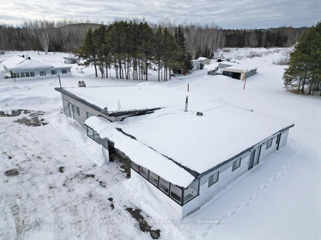 Photo 2 of 959 Hwy 11/17, Thunder Bay Remote Area — HOMEH