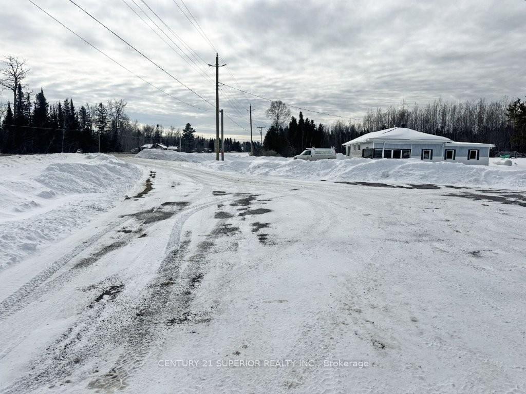 Photo 4 of 959 Hwy 11/17, Thunder Bay Remote Area — HOMEH