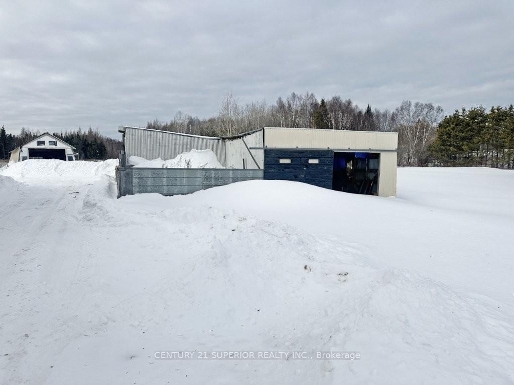 Photo 44 of 959 Hwy 11/17, Thunder Bay Remote Area — HOMEH