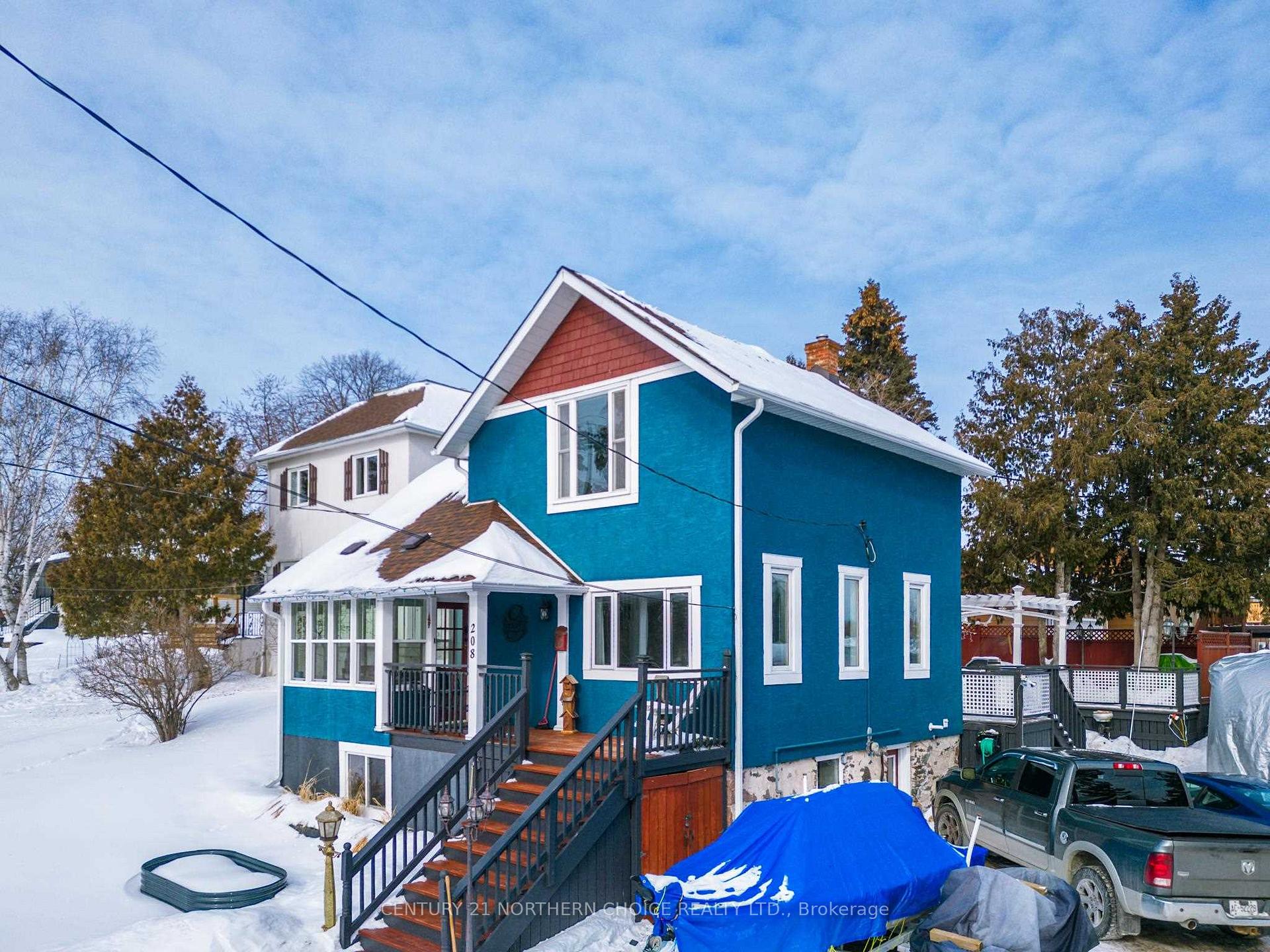 Photo 3 of 208 Ottawa Street, Kenora, Keewatin — HOMEH