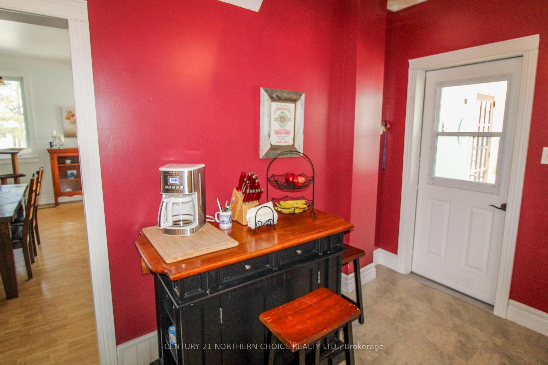 Photo 11 of 208 Ottawa Street, Kenora, Keewatin — HOMEH