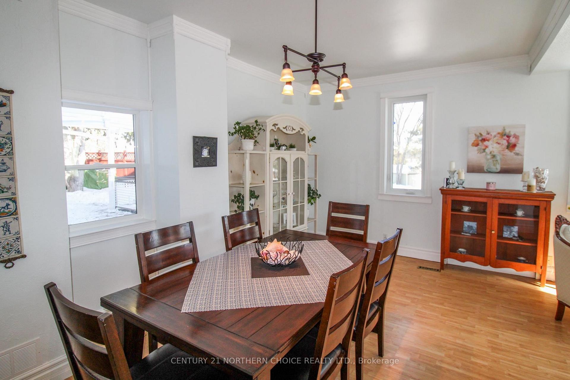 Photo 13 of 208 Ottawa Street, Kenora, Keewatin — HOMEH