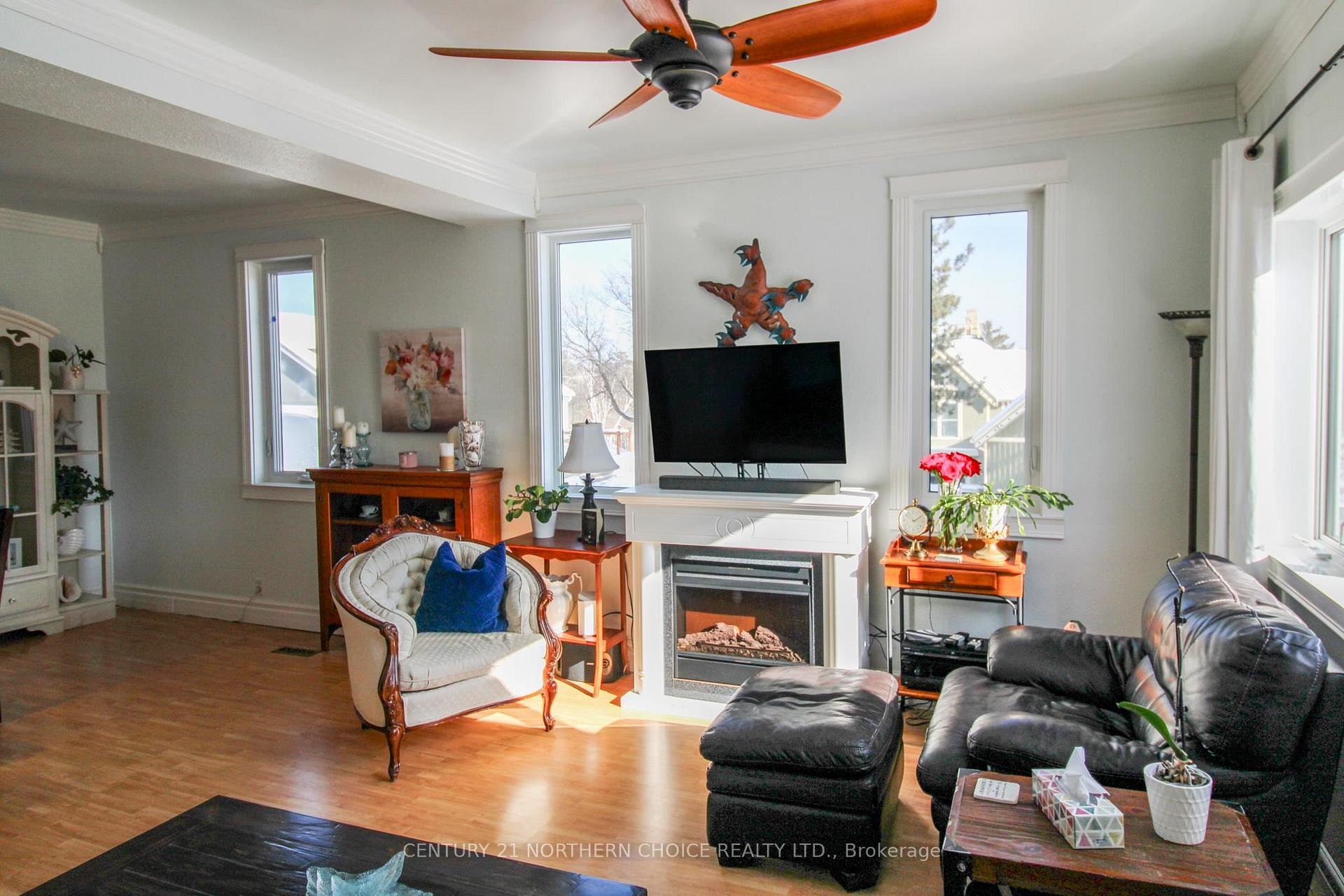 Photo 16 of 208 Ottawa Street, Kenora, Keewatin — HOMEH
