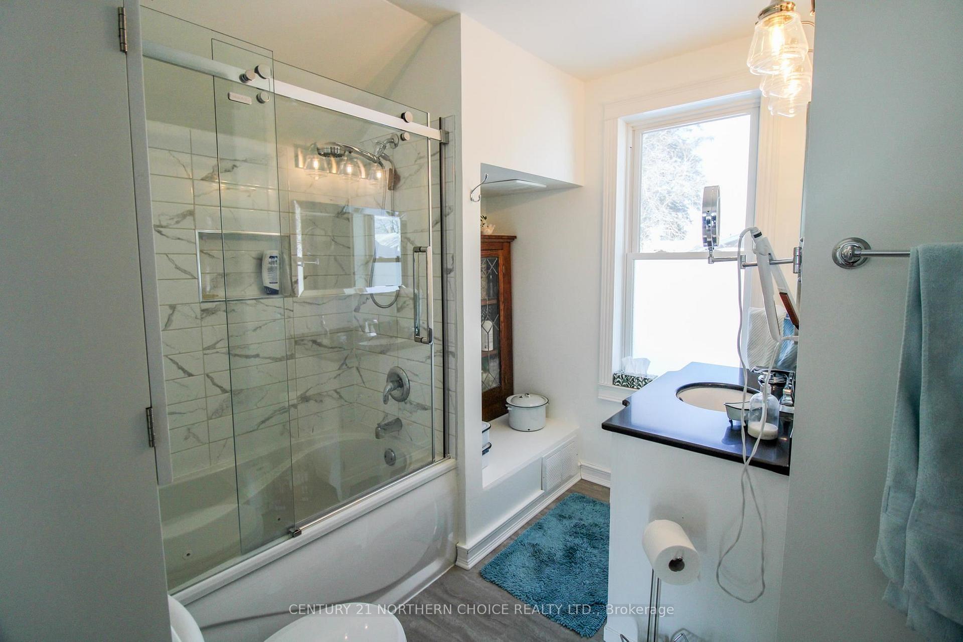 Photo 20 of 208 Ottawa Street, Kenora, Keewatin — HOMEH