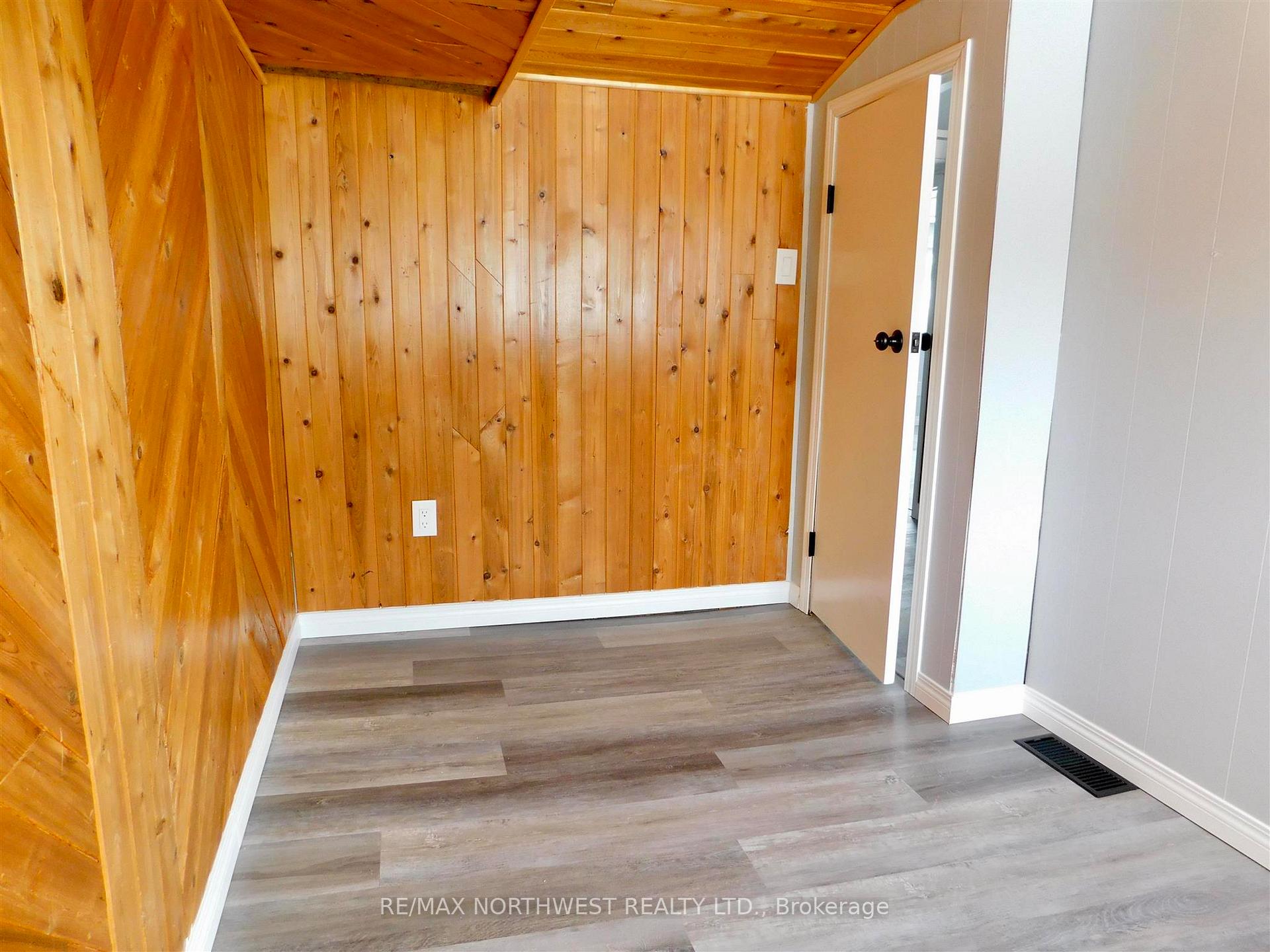 Photo 17 of 222 Florence Street, Dryden, Hillcrest — HOMEH