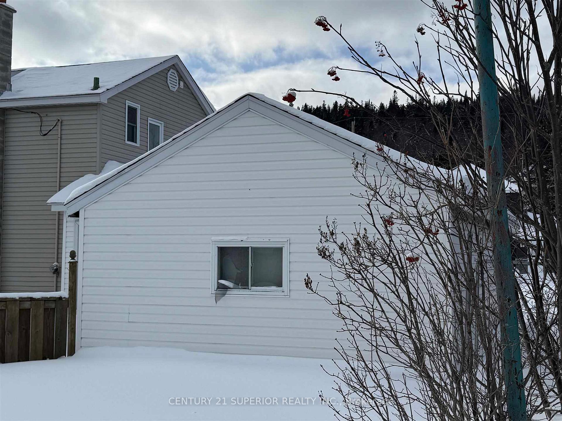 Photo 5 of 29 Ross Avenue, Marathon — HOMEH