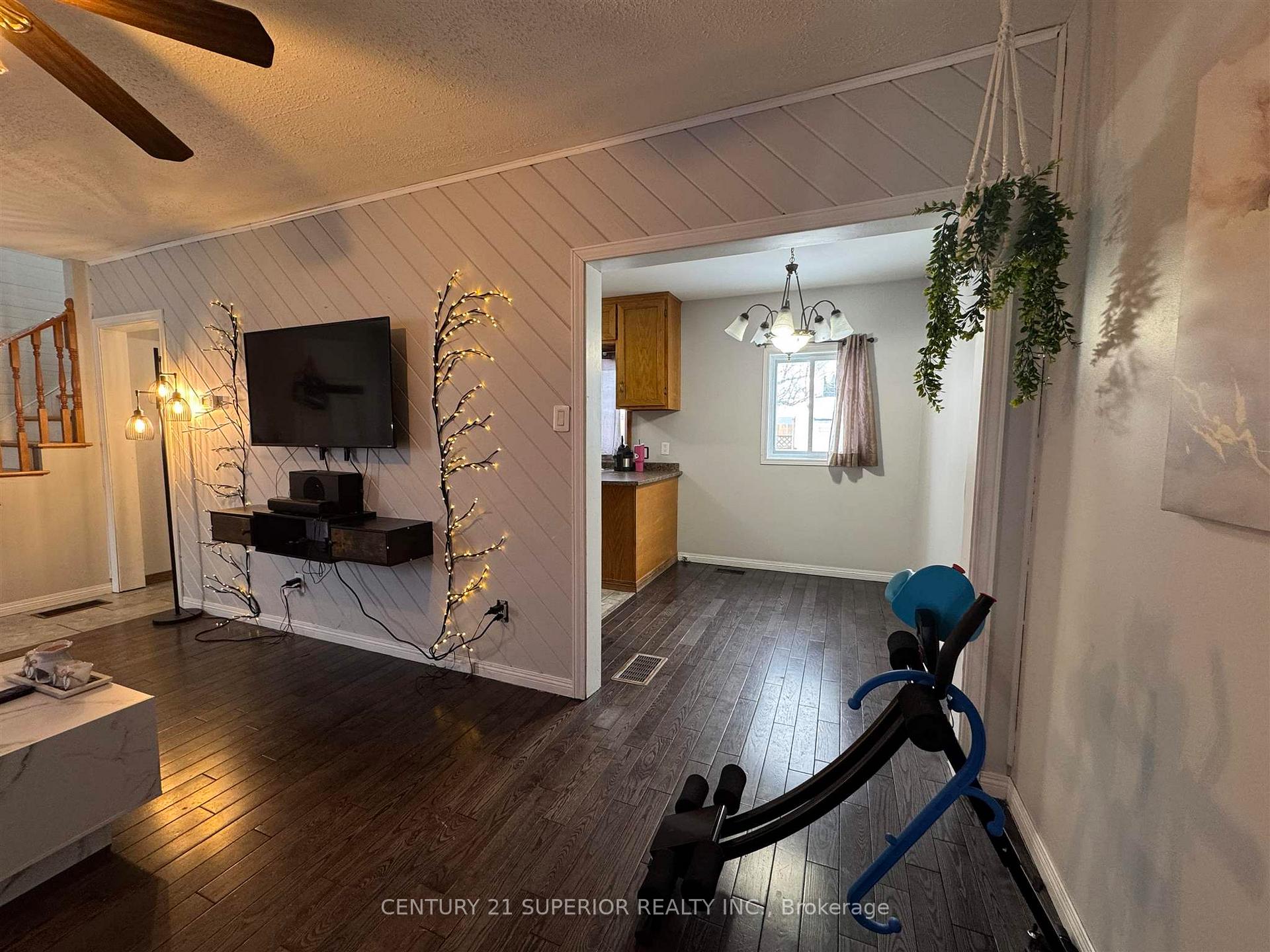 Photo 10 of 29 Ross Avenue, Marathon — HOMEH