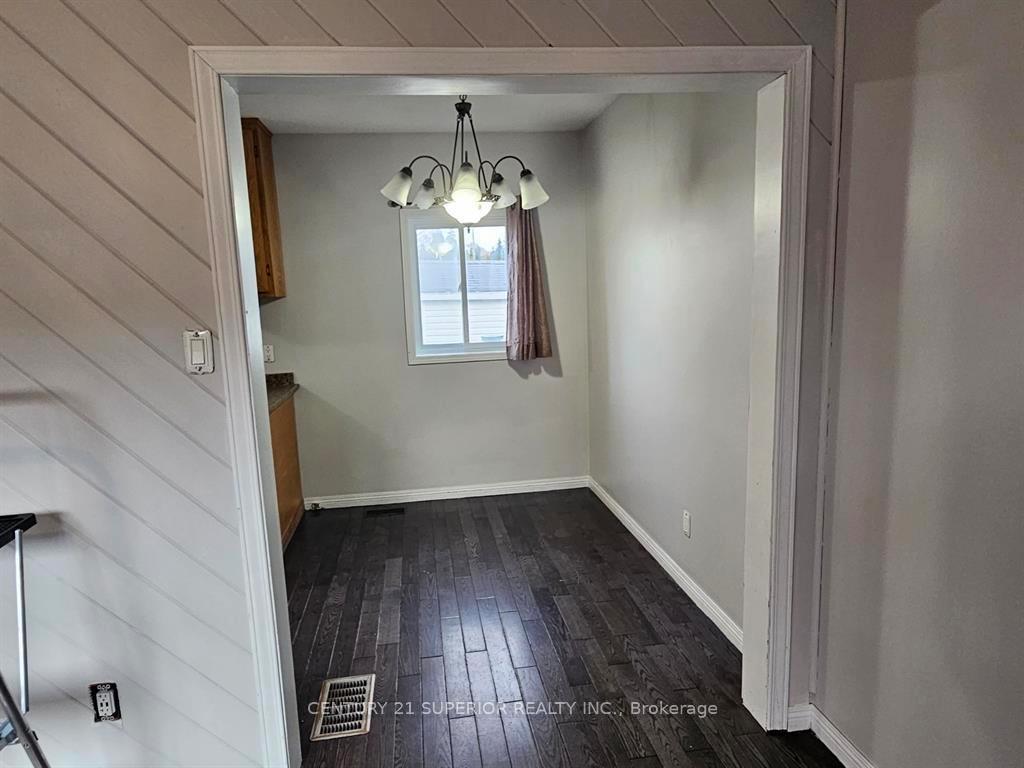 Photo 15 of 29 Ross Avenue, Marathon — HOMEH