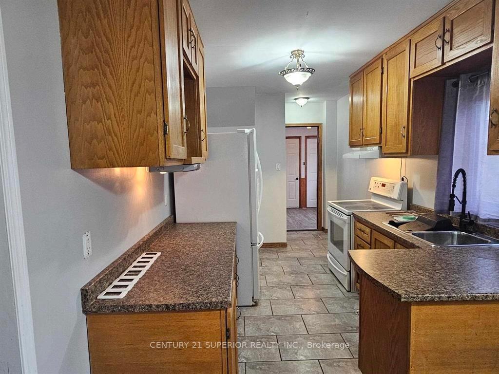 Photo 16 of 29 Ross Avenue, Marathon — HOMEH