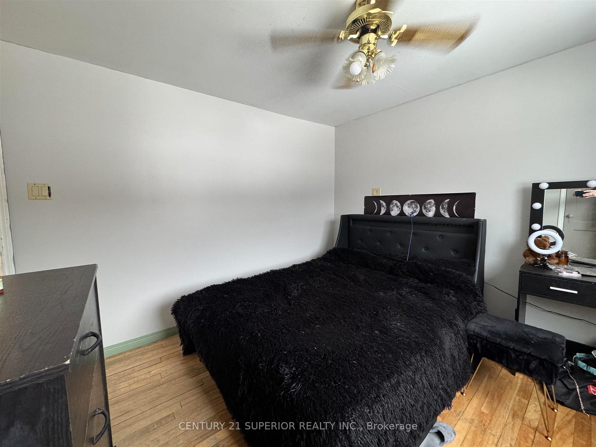Photo 24 of 29 Ross Avenue, Marathon — HOMEH