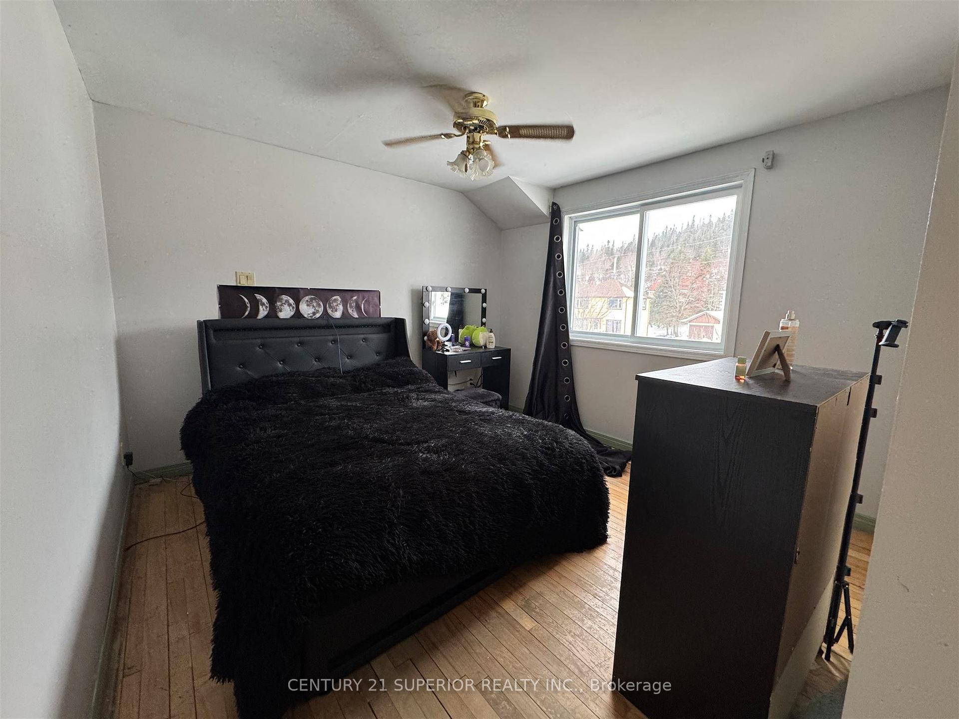 Photo 25 of 29 Ross Avenue, Marathon — HOMEH